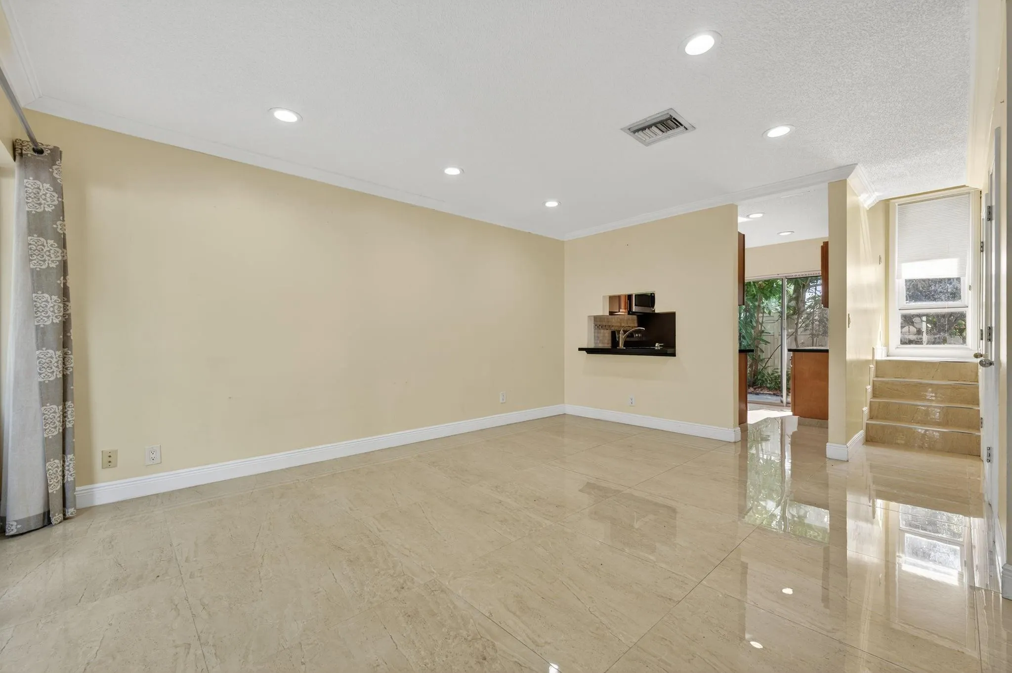 3007 NW 5th Ter