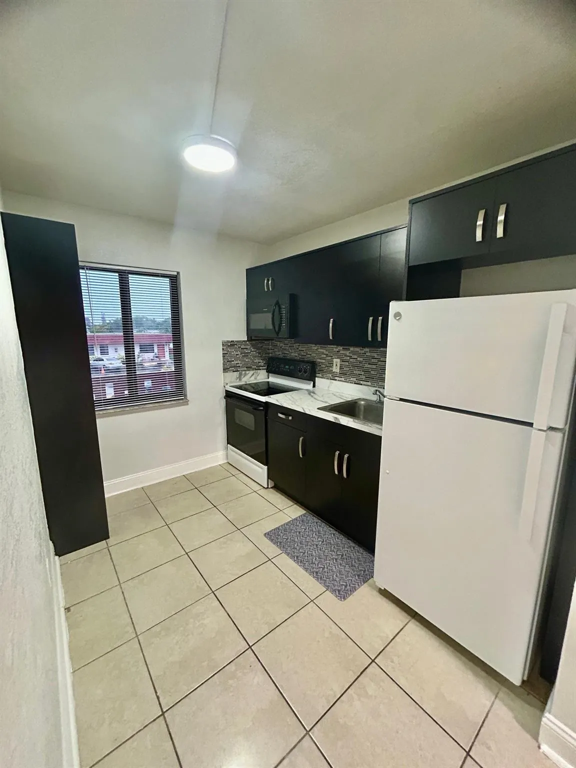 6024 SW 26th St, #202