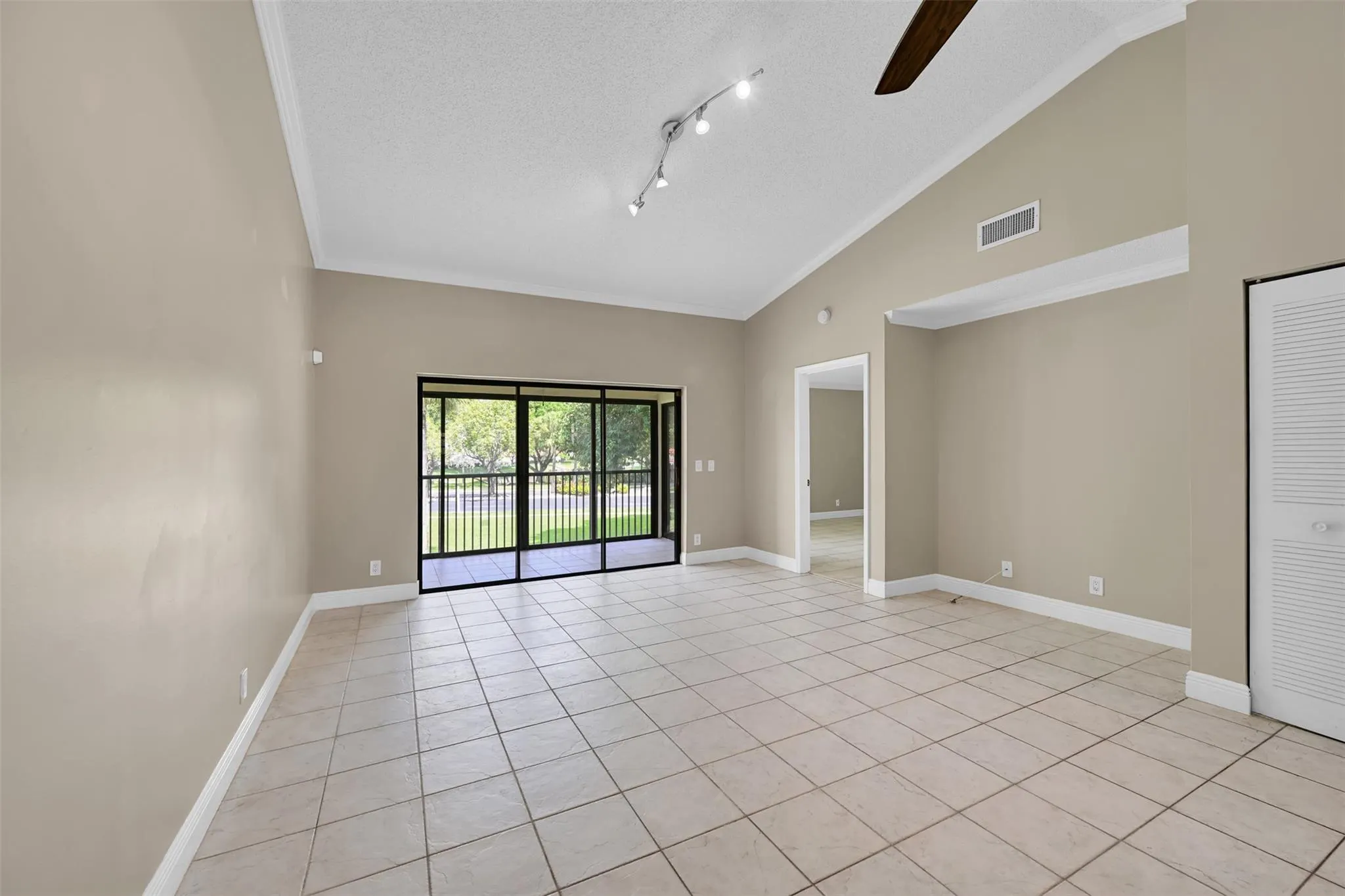 1410 Congressional Way, #1410