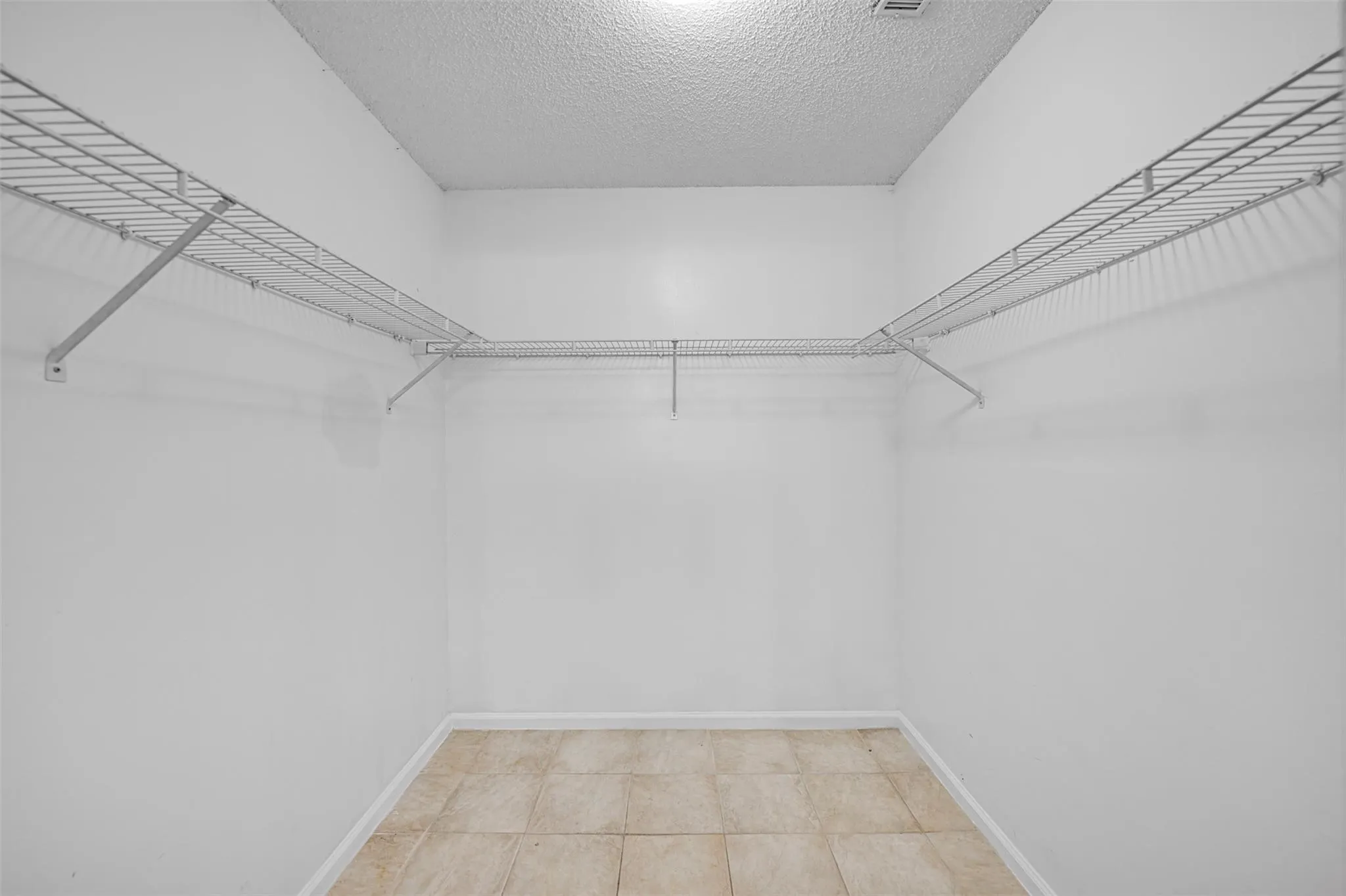 1410 Congressional Way, #1410