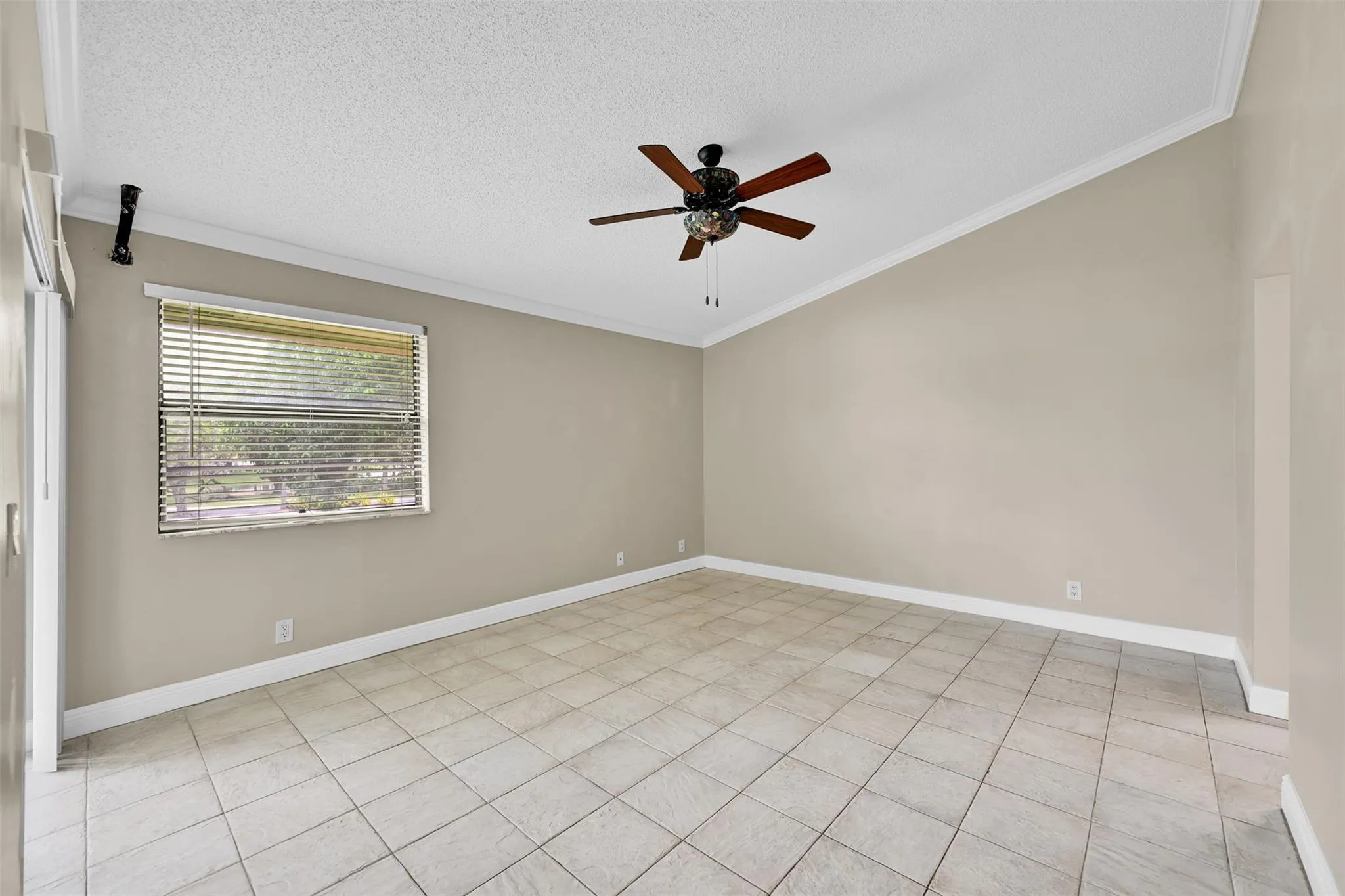 1410 Congressional Way, #1410