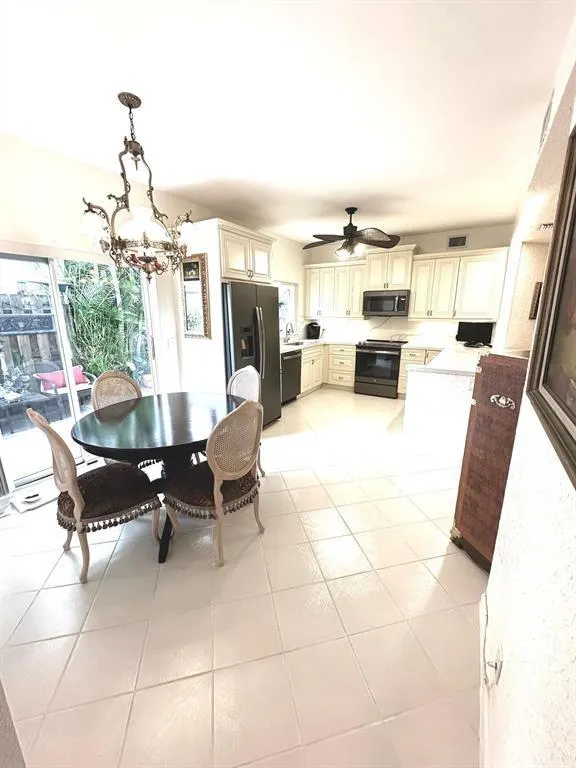 11698 Briarwood Cir, #1