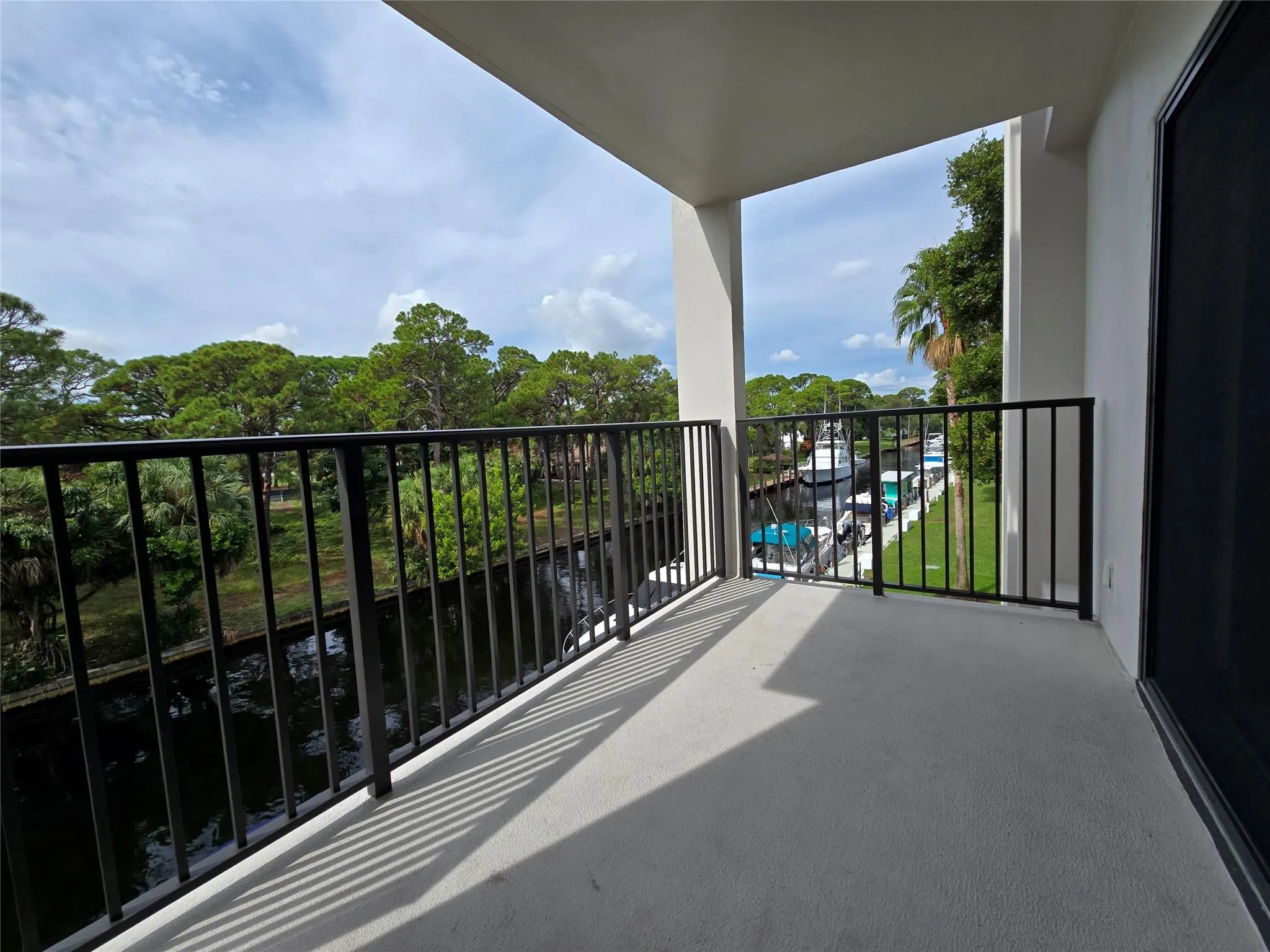 1000 River Reach Dr, #305