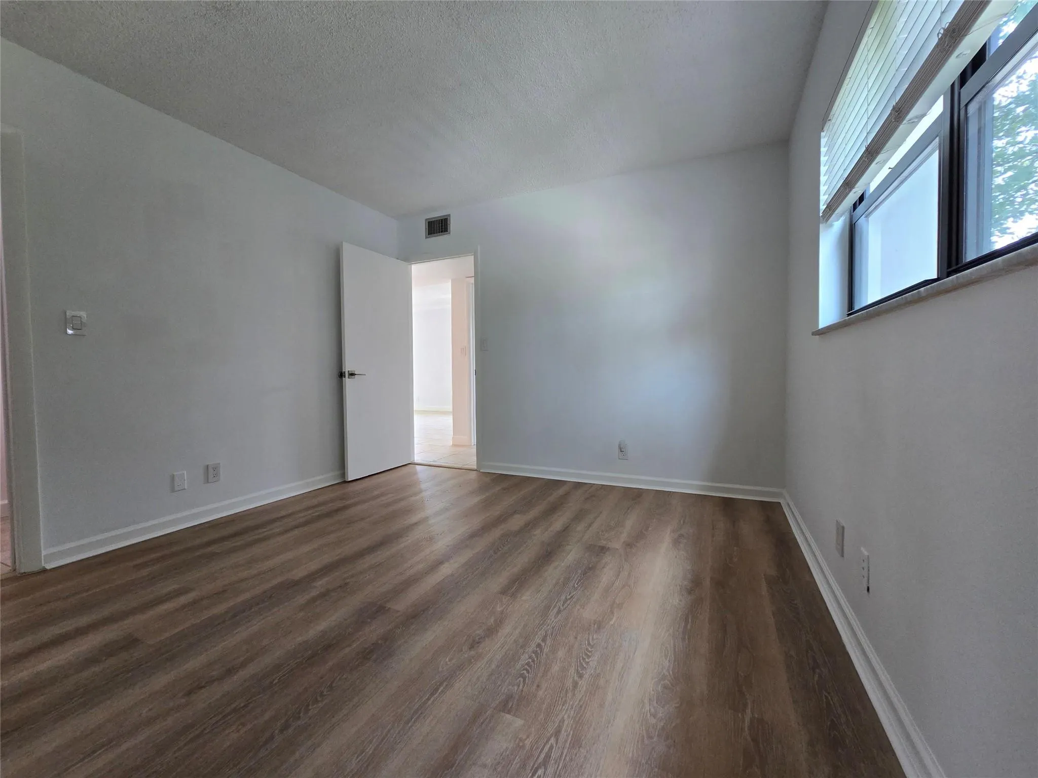 1000 River Reach Dr, #305