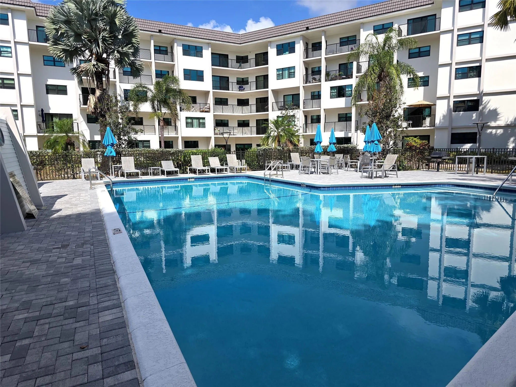 1000 River Reach Dr, #305