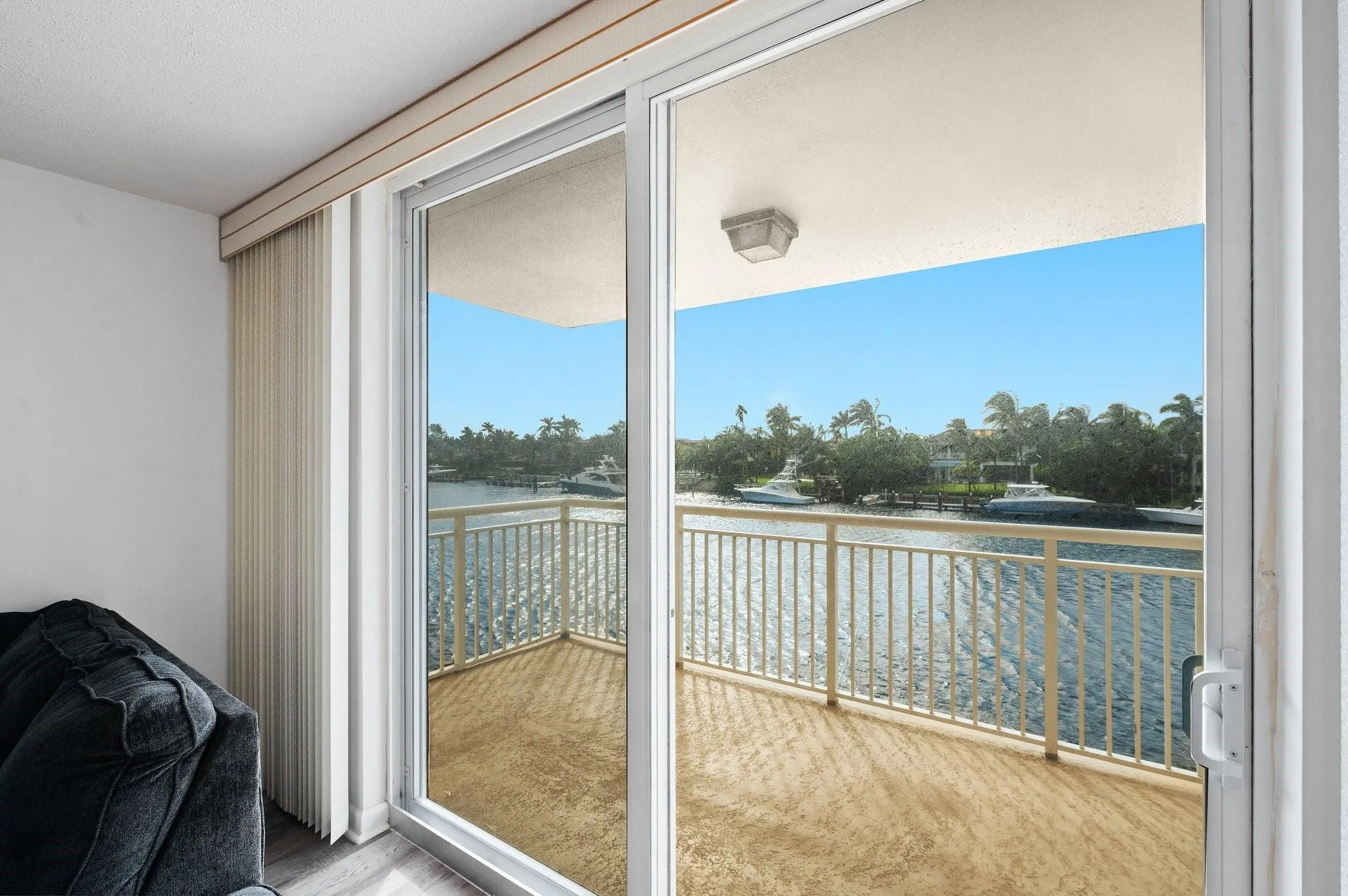 1050 Hillsboro Mile, #203W