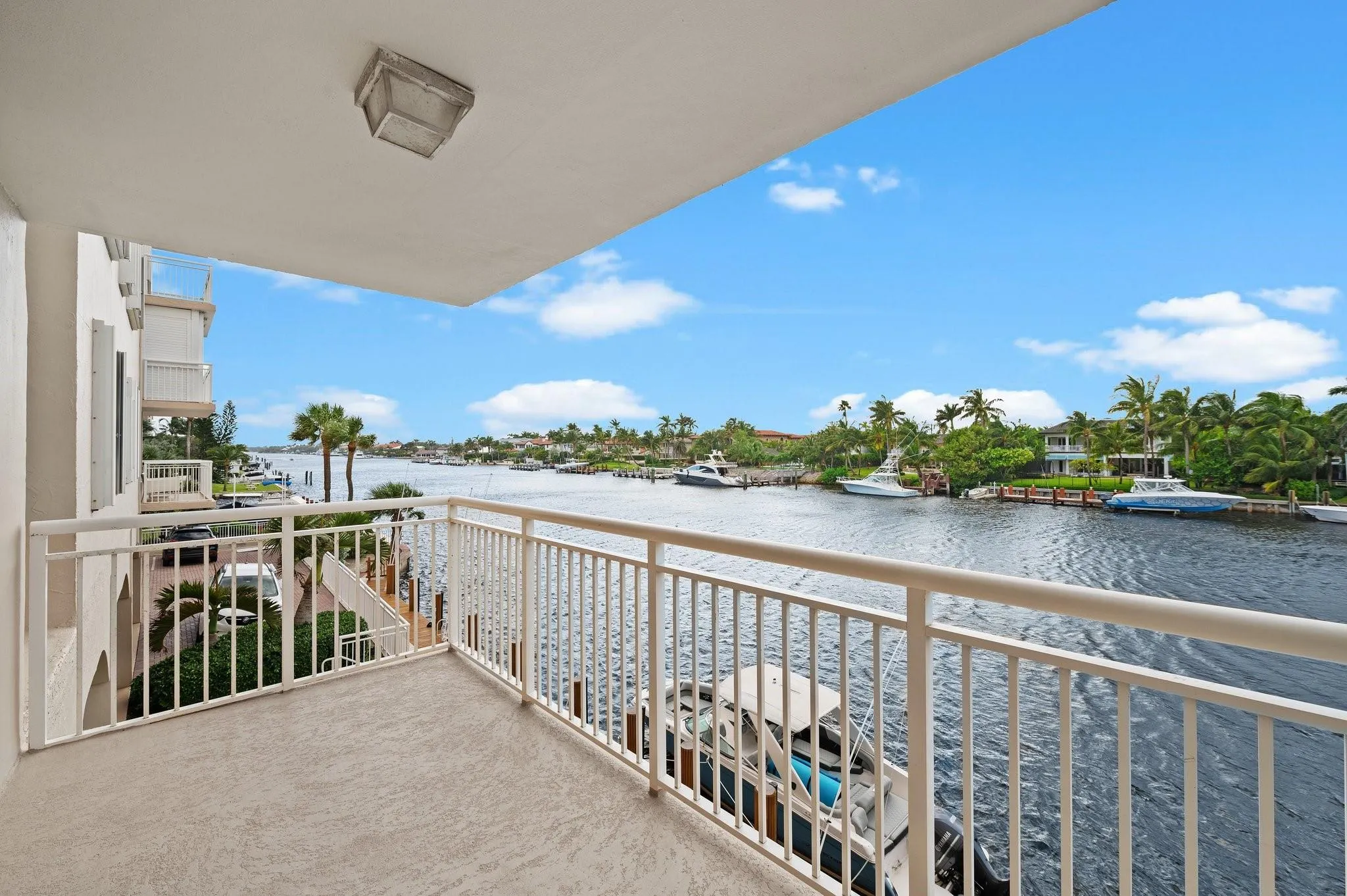 1050 Hillsboro Mile, #203W
