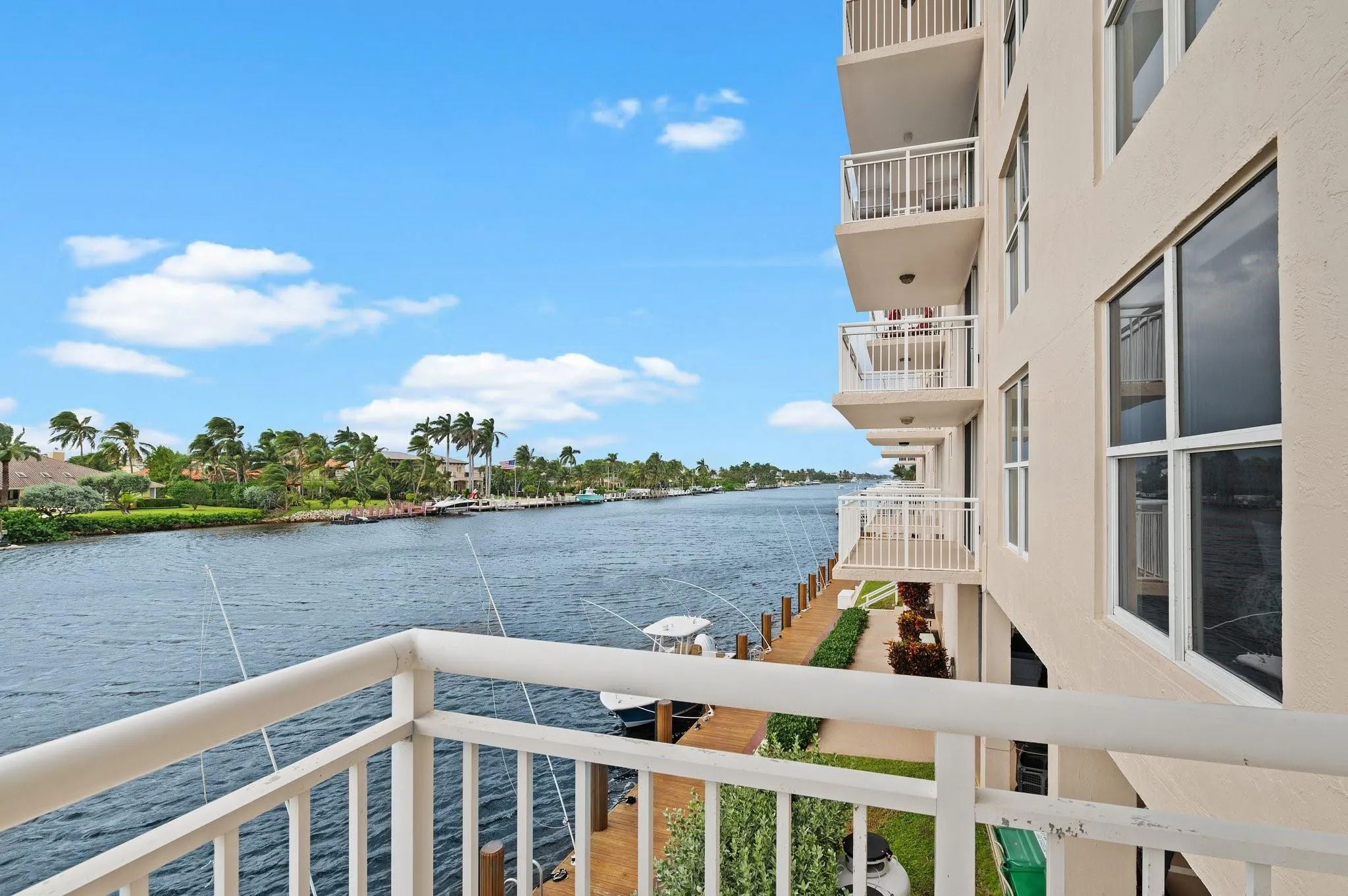 1050 Hillsboro Mile, #203W