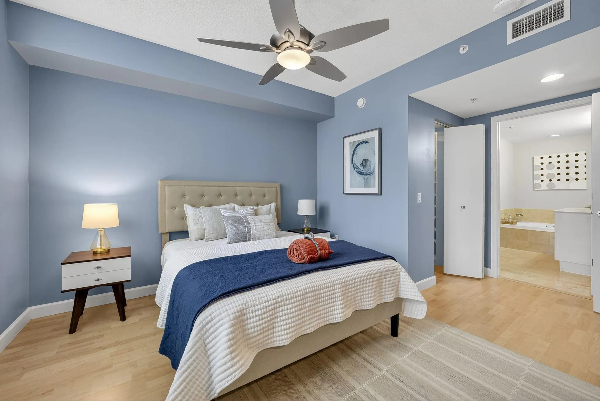 350 SE 2nd St, #1030