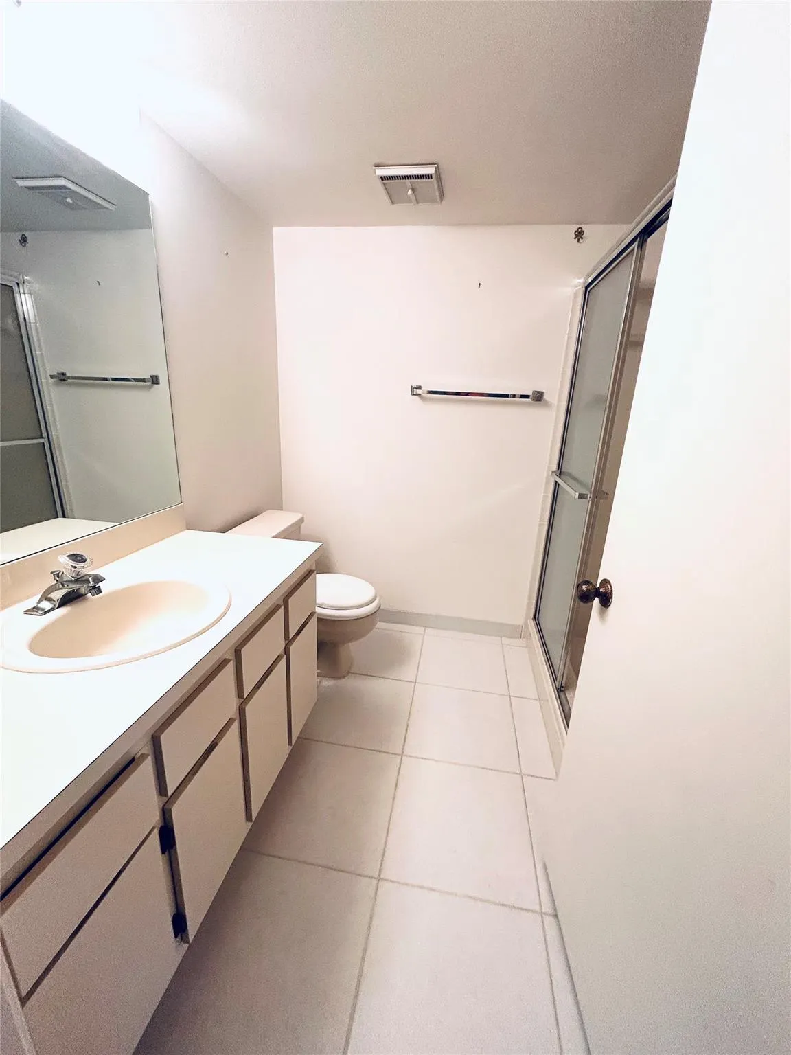 5550 Lakeside Drive, #203