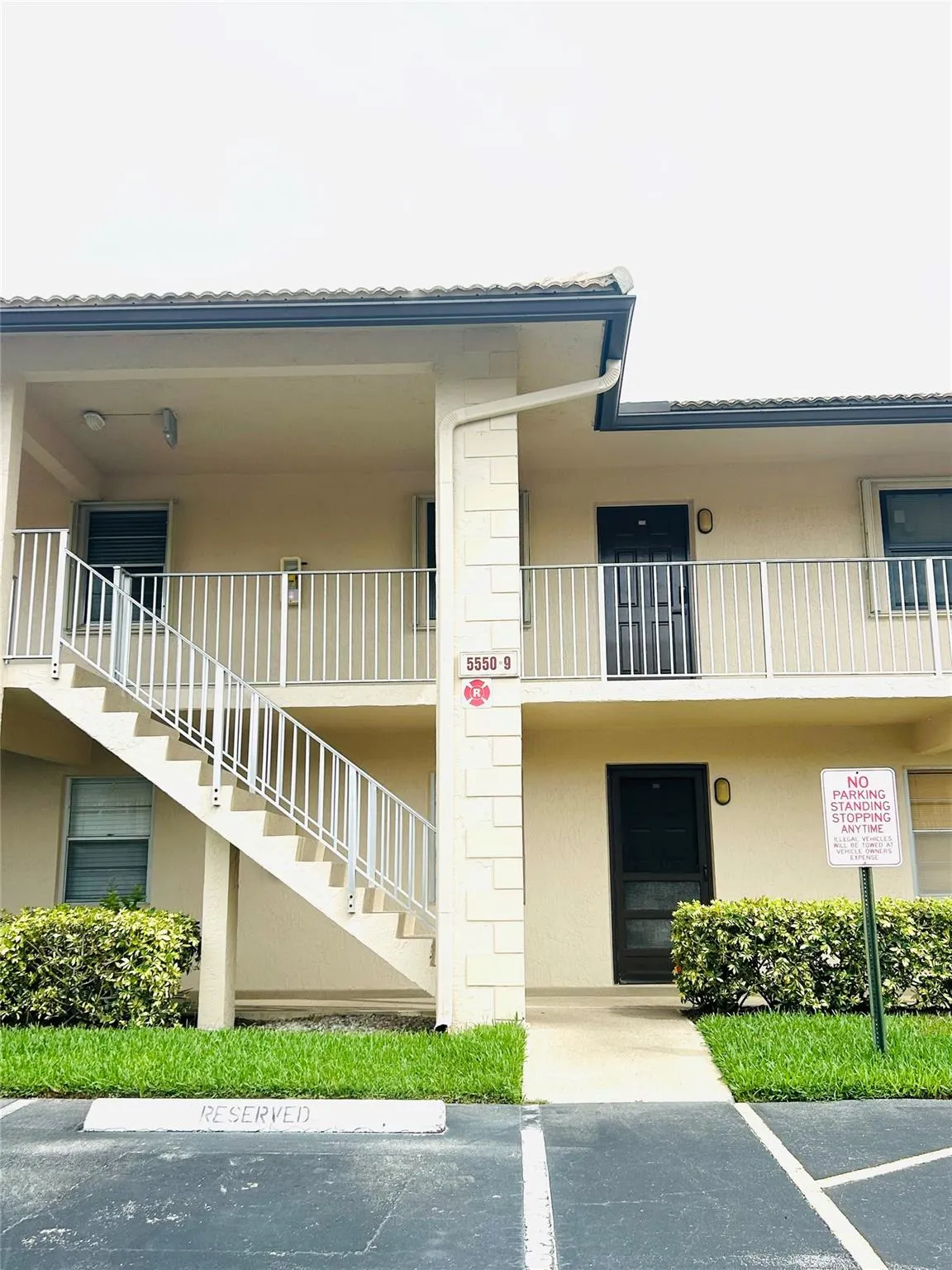5550 Lakeside Drive, #203
