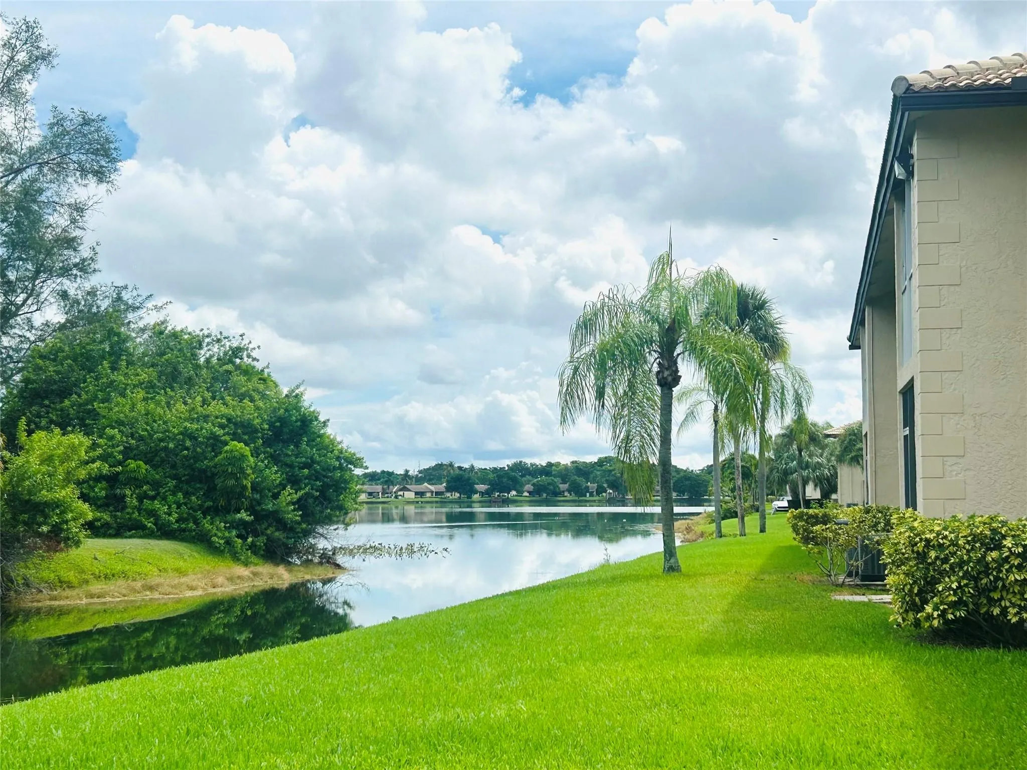 5550 Lakeside Drive, #203