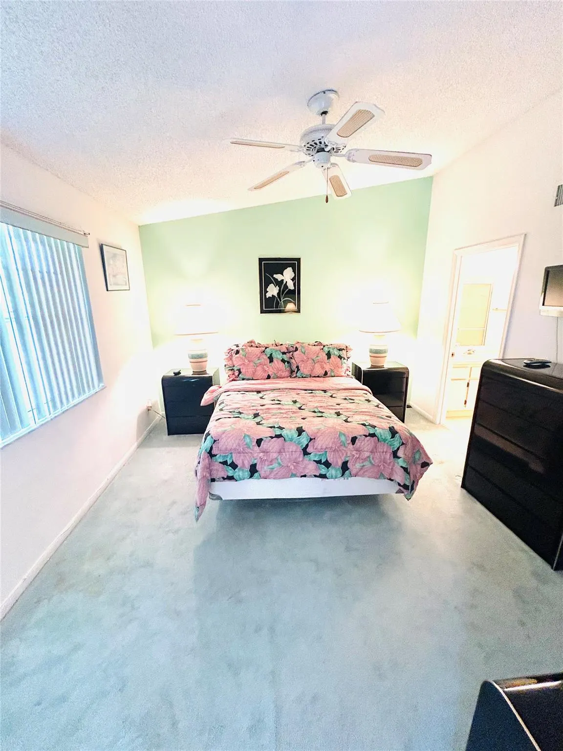 5550 Lakeside Drive, #203