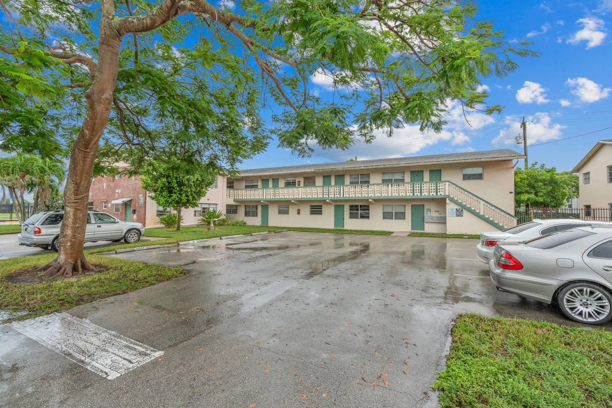 290 NE 40th St, #12