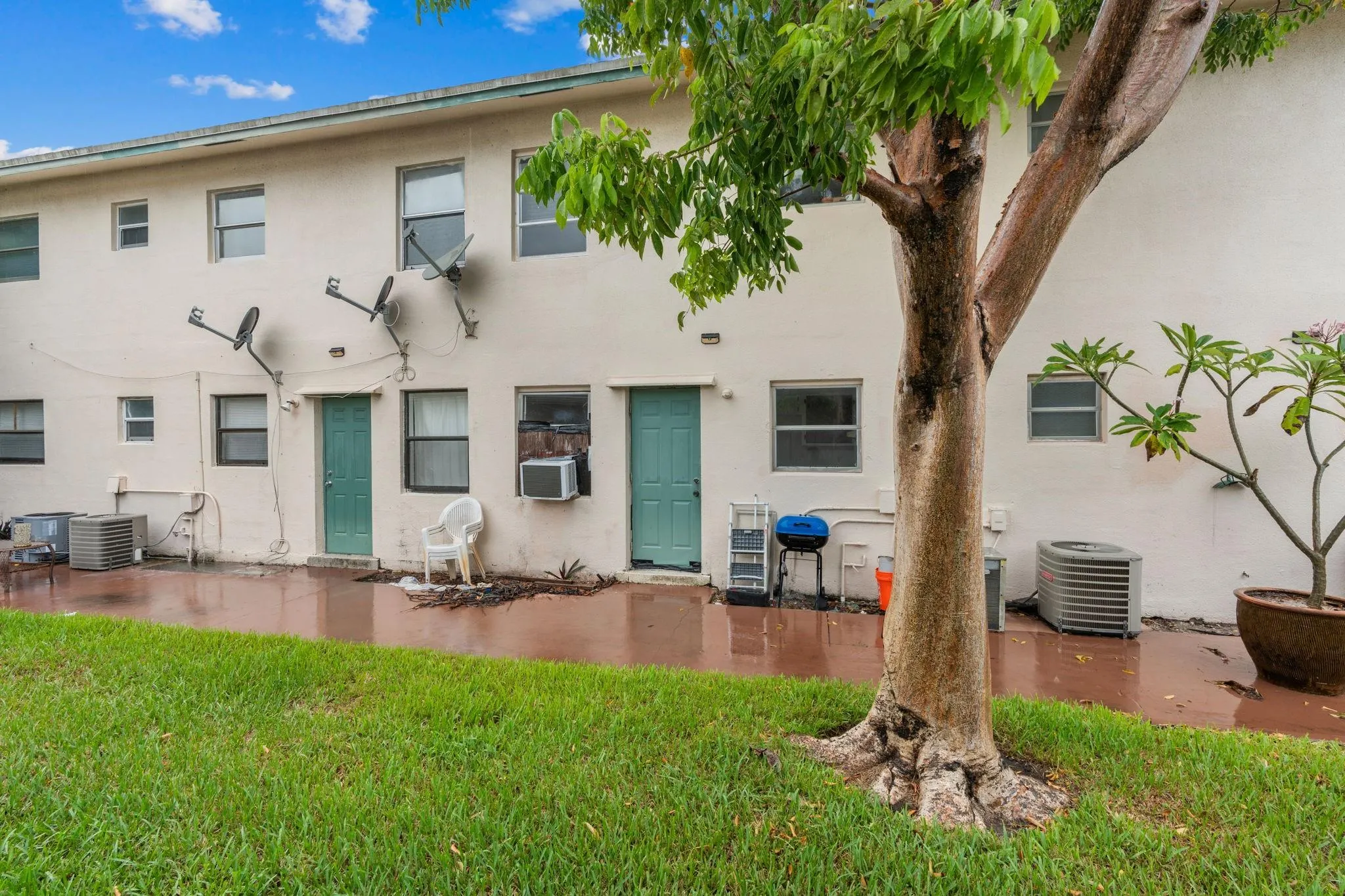 290 NE 40th St, #12