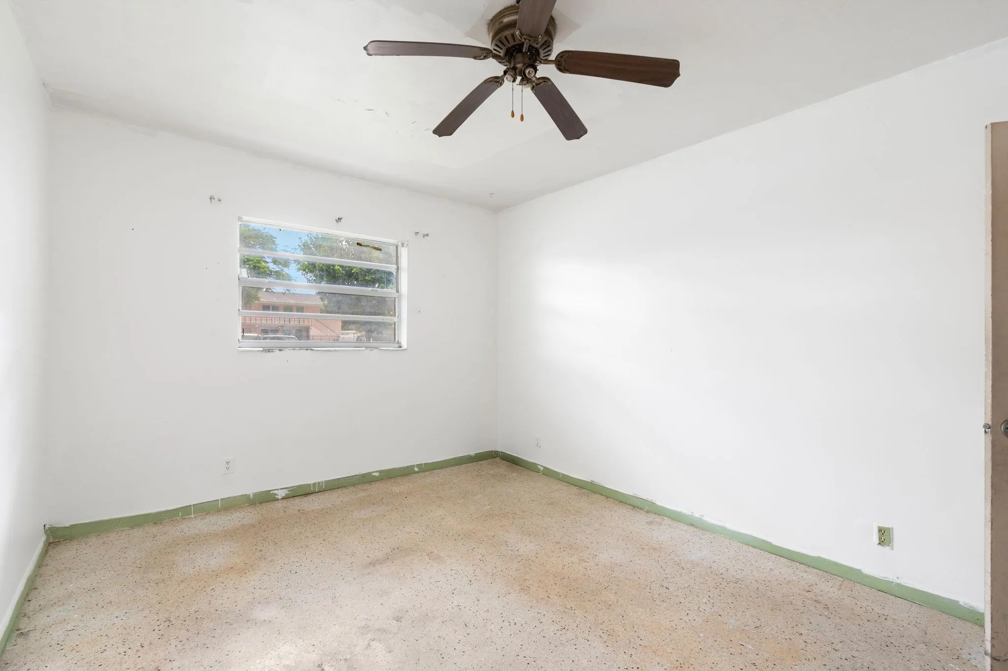290 NE 40th St, #12