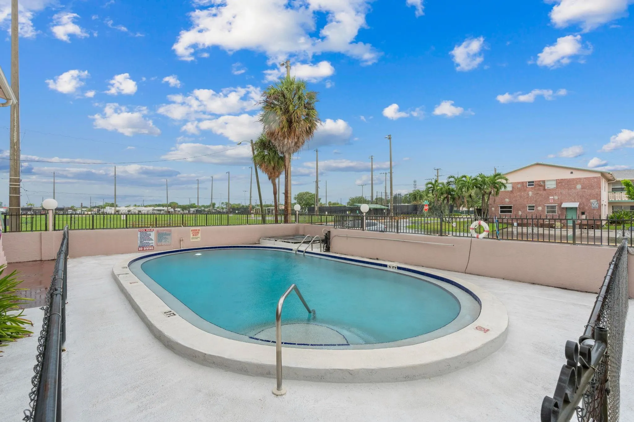 290 NE 40th St, #12