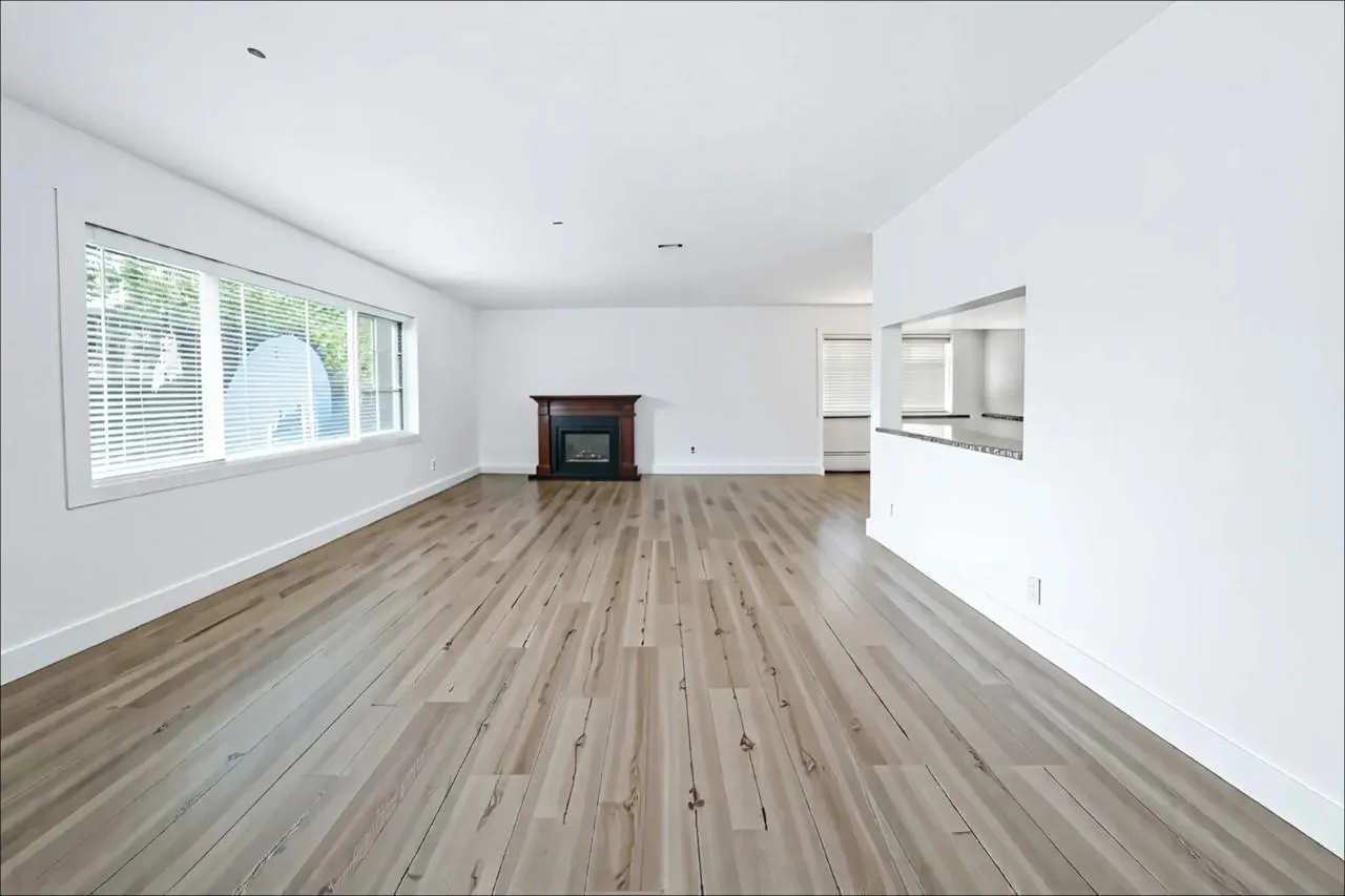 4221 NW 107th Ave