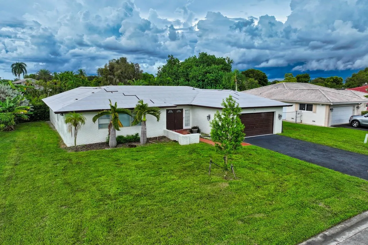 4221 NW 107th Ave