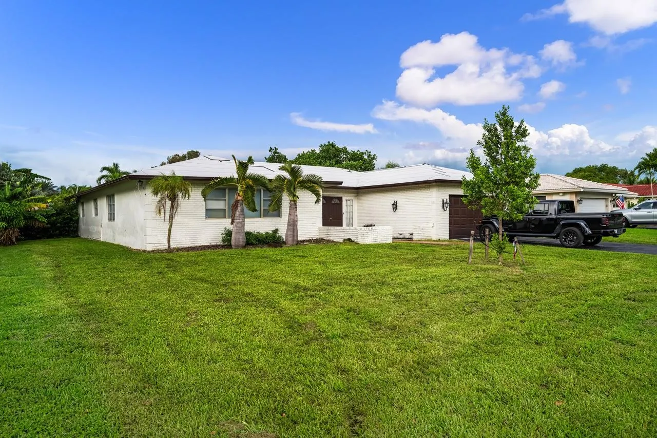 4221 NW 107th Ave