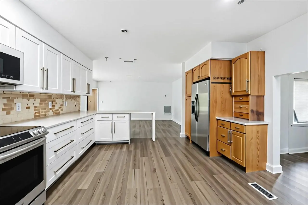4221 NW 107th Ave