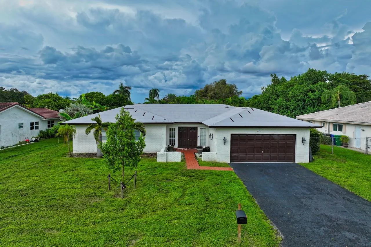 4221 NW 107th Ave
