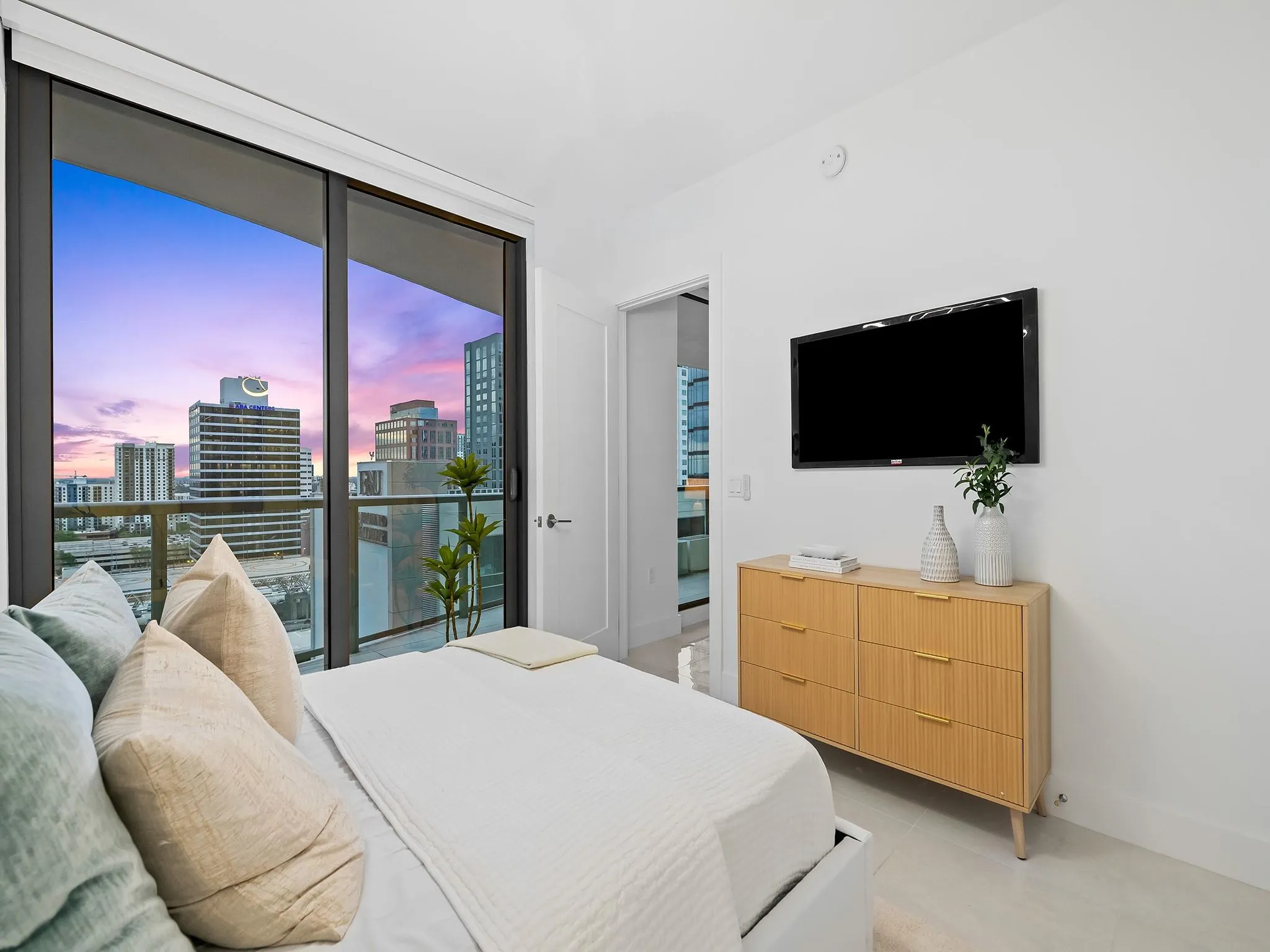 100 E Las Olas Boulevard, #1802