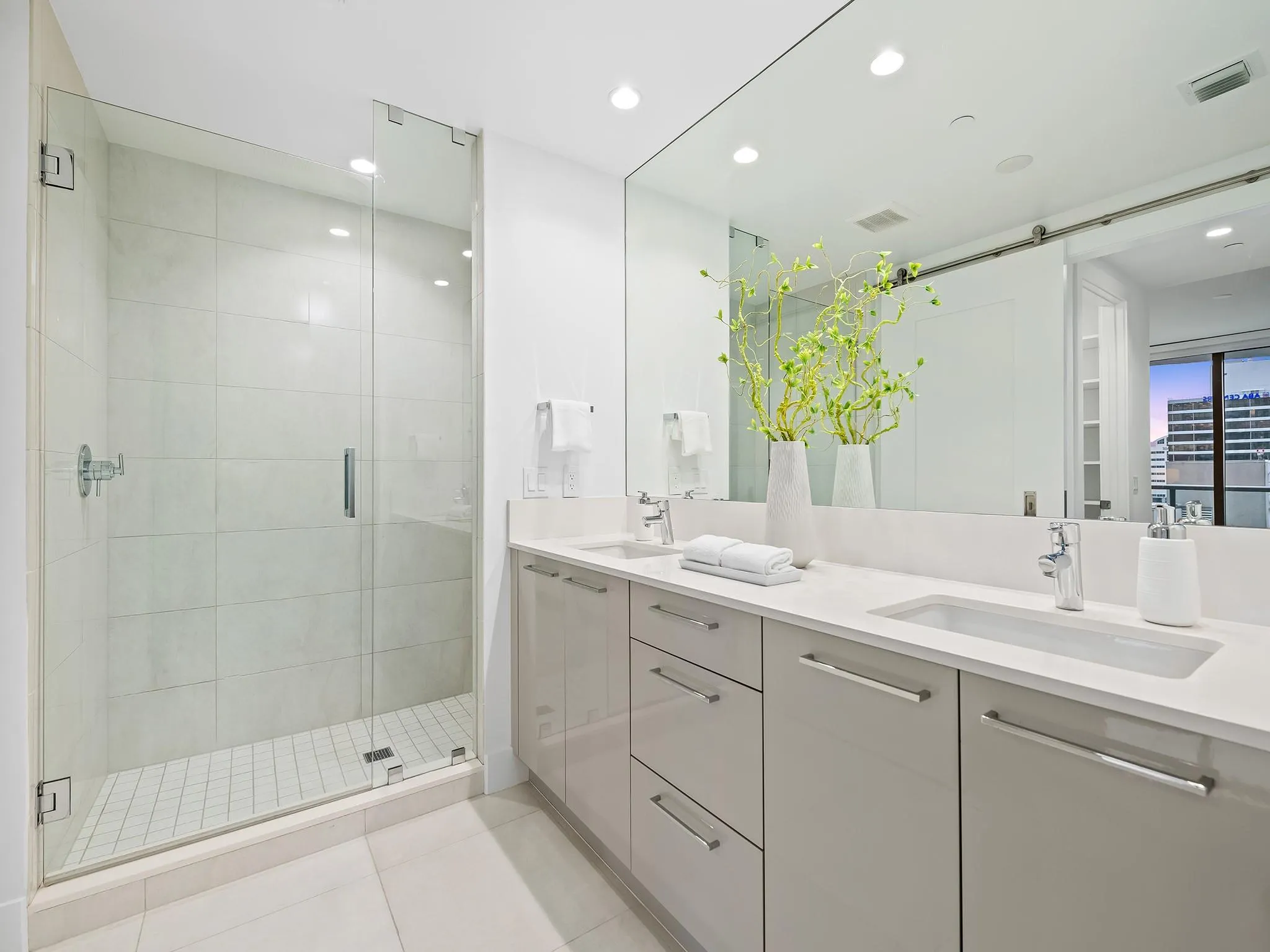 100 E Las Olas Boulevard, #1802