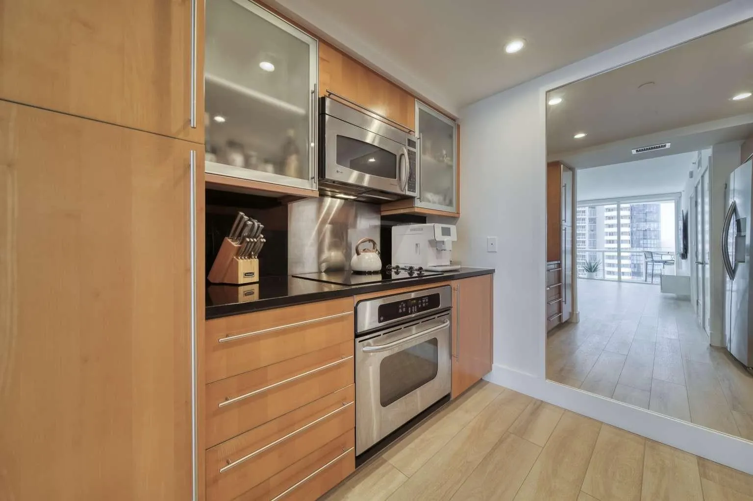 6365 Collins Avenue, #2406