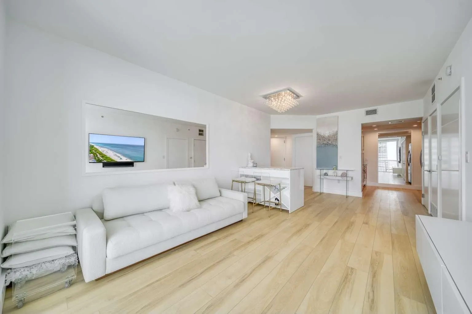 6365 Collins Avenue, #2406