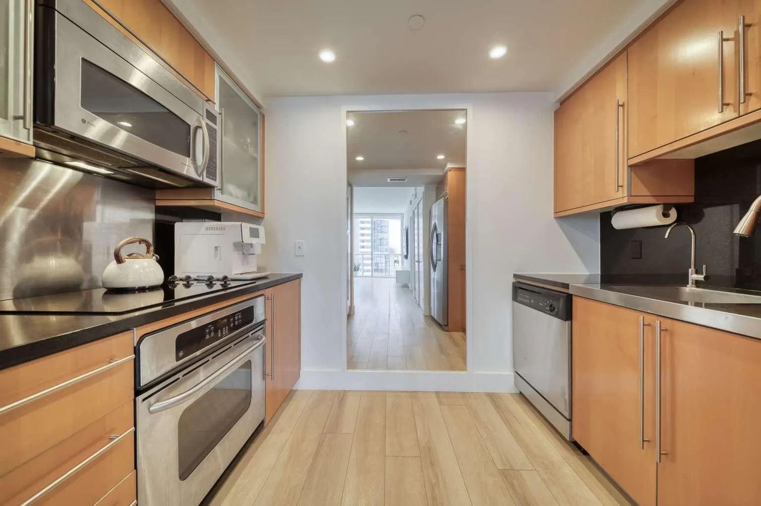 6365 Collins Avenue, #2406