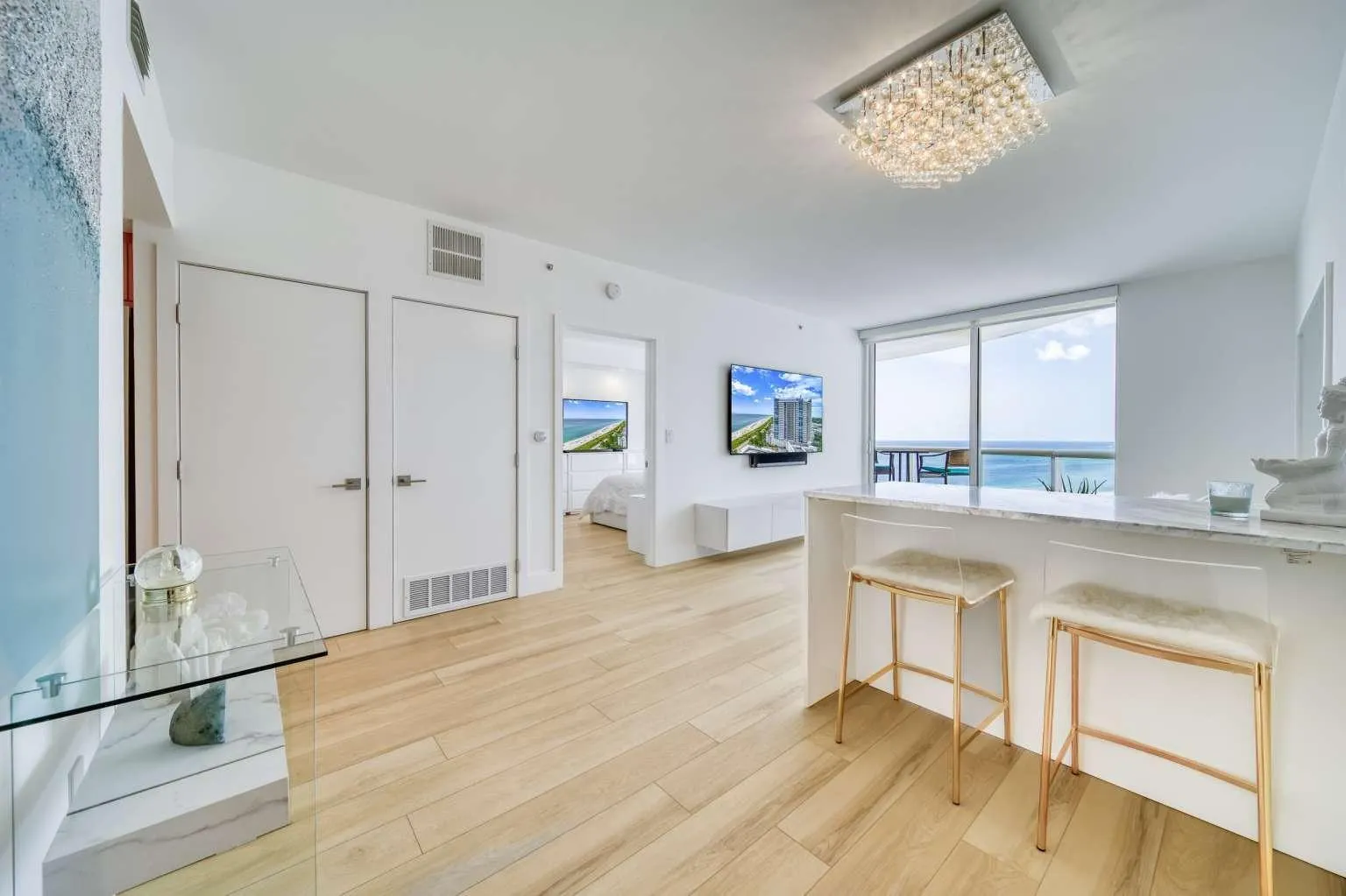 6365 Collins Avenue, #2406