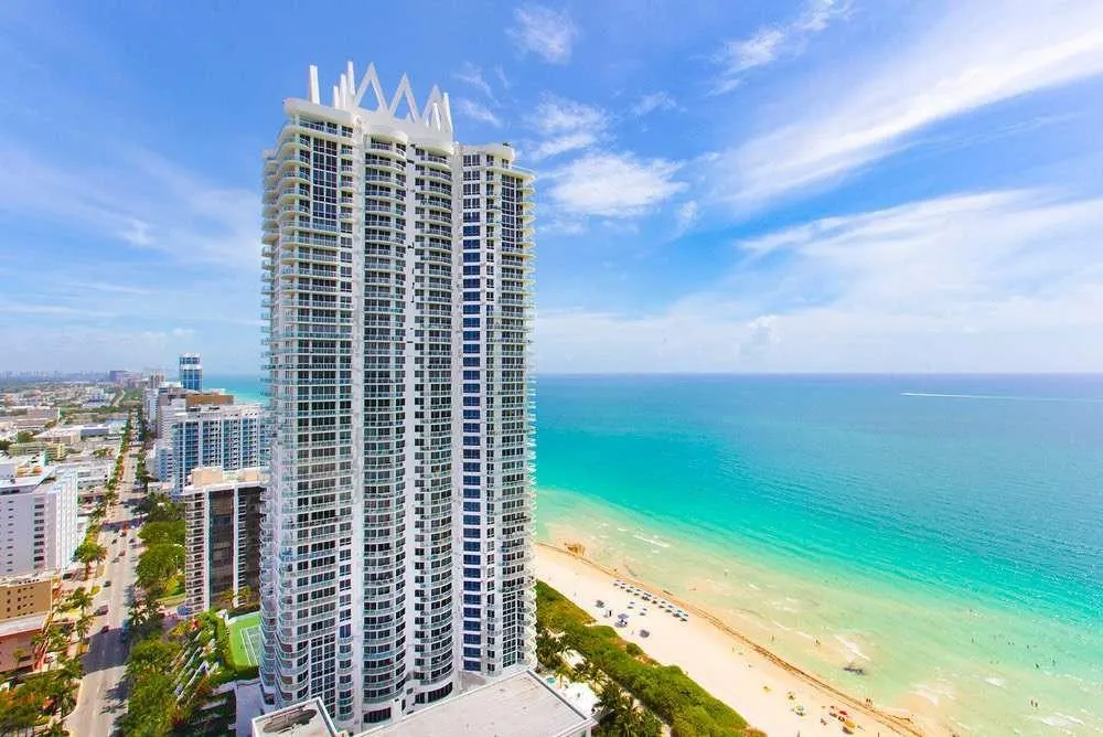 6365 Collins Avenue, #2406