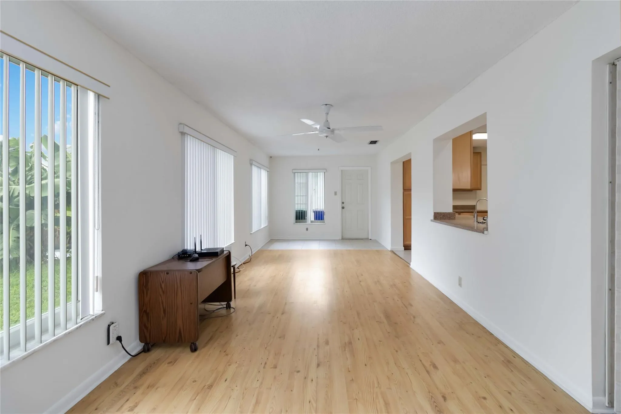 735 NW 73rd Ter
