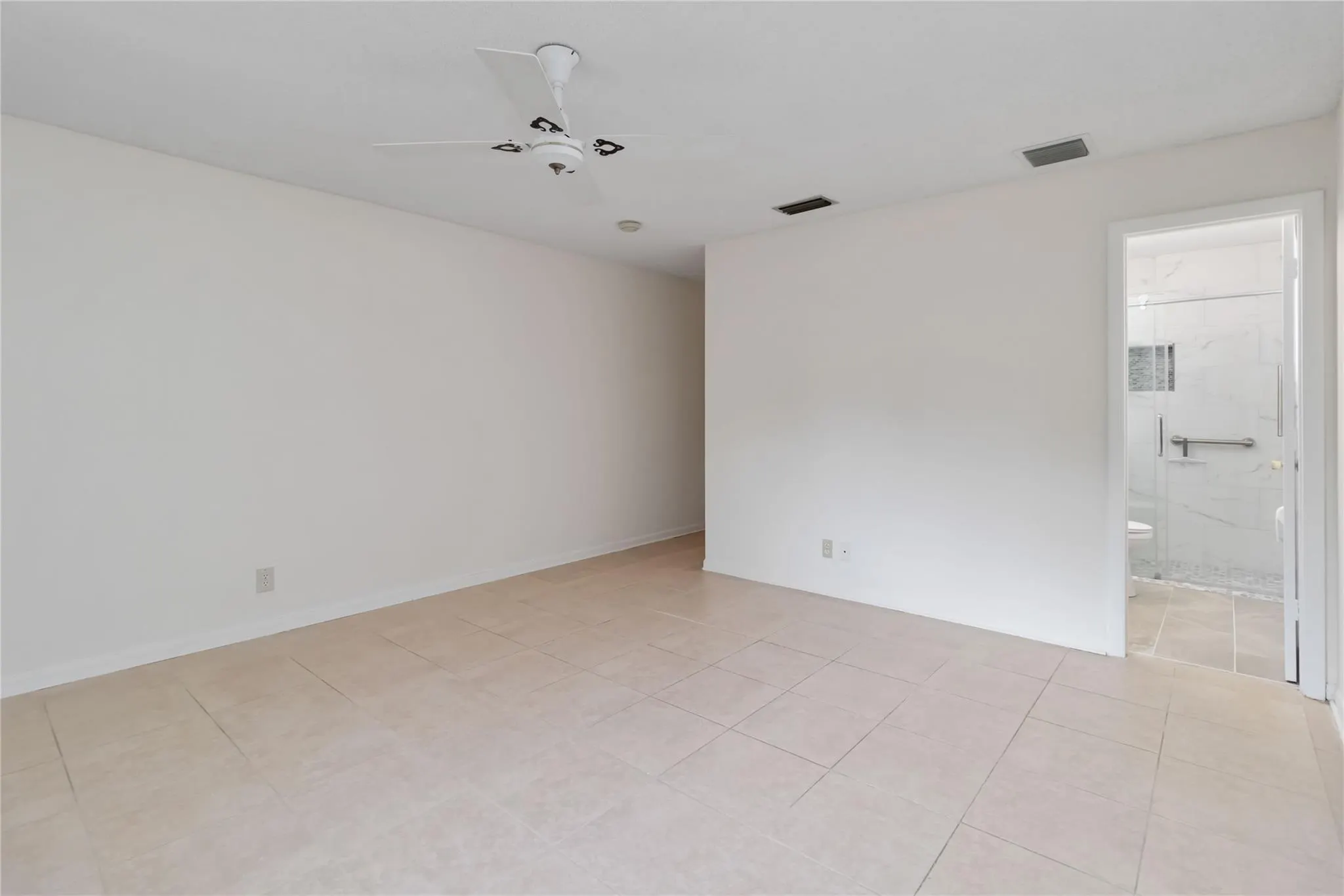 735 NW 73rd Ter