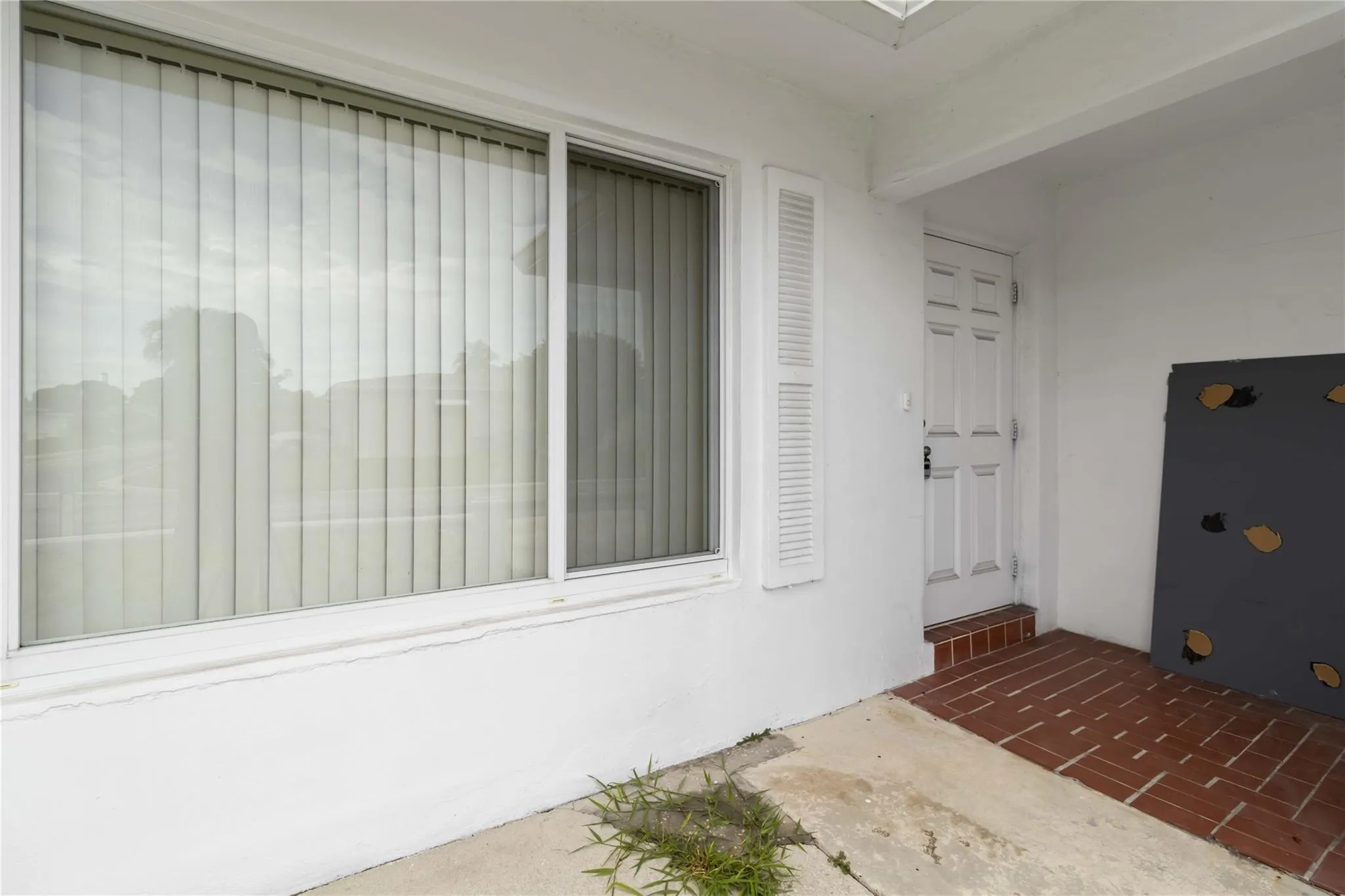 735 NW 73rd Ter