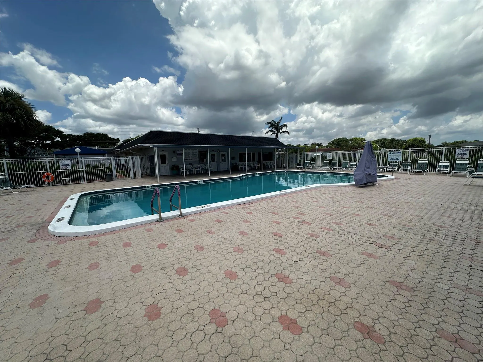 735 NW 73rd Ter