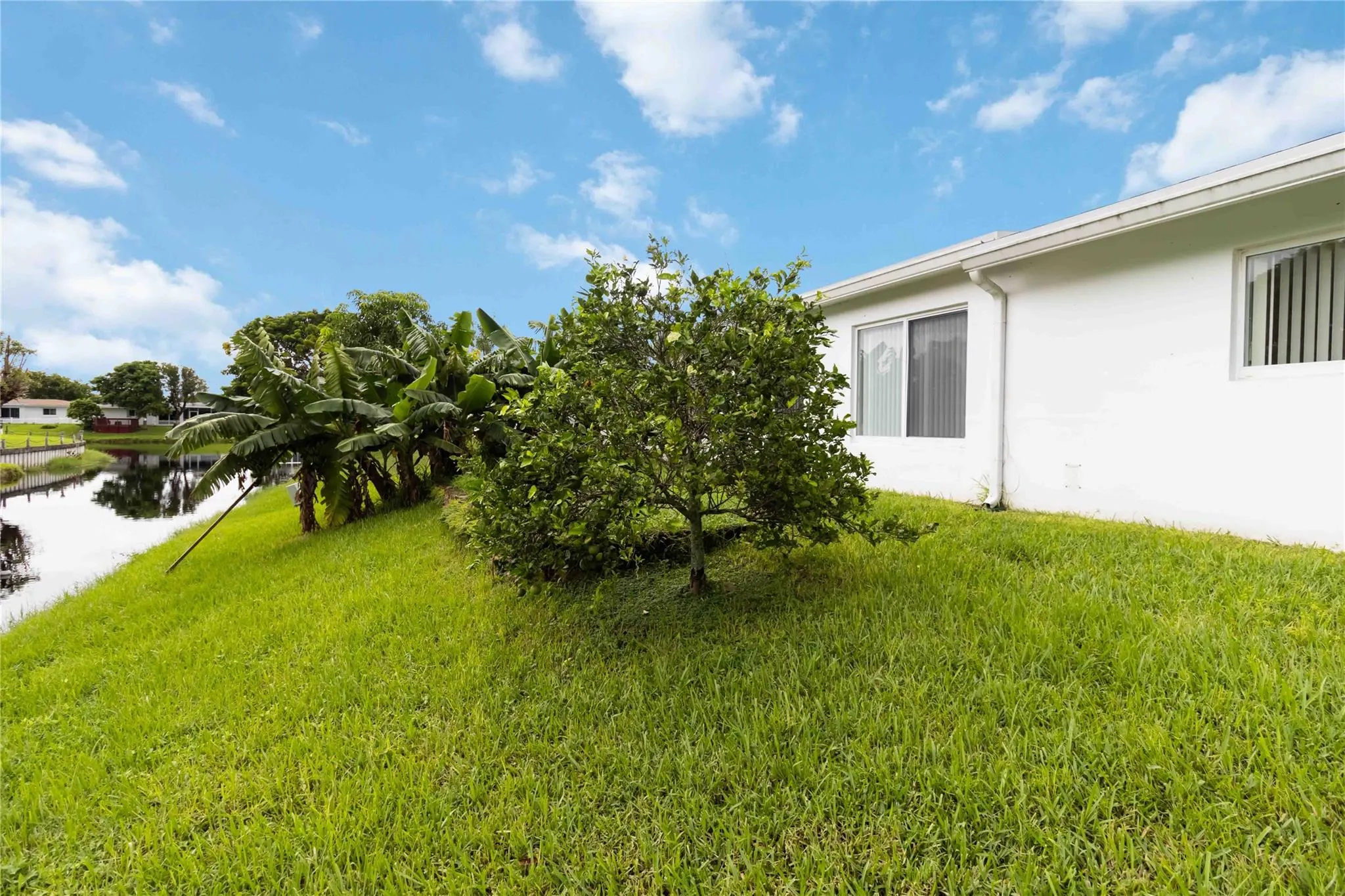 735 NW 73rd Ter