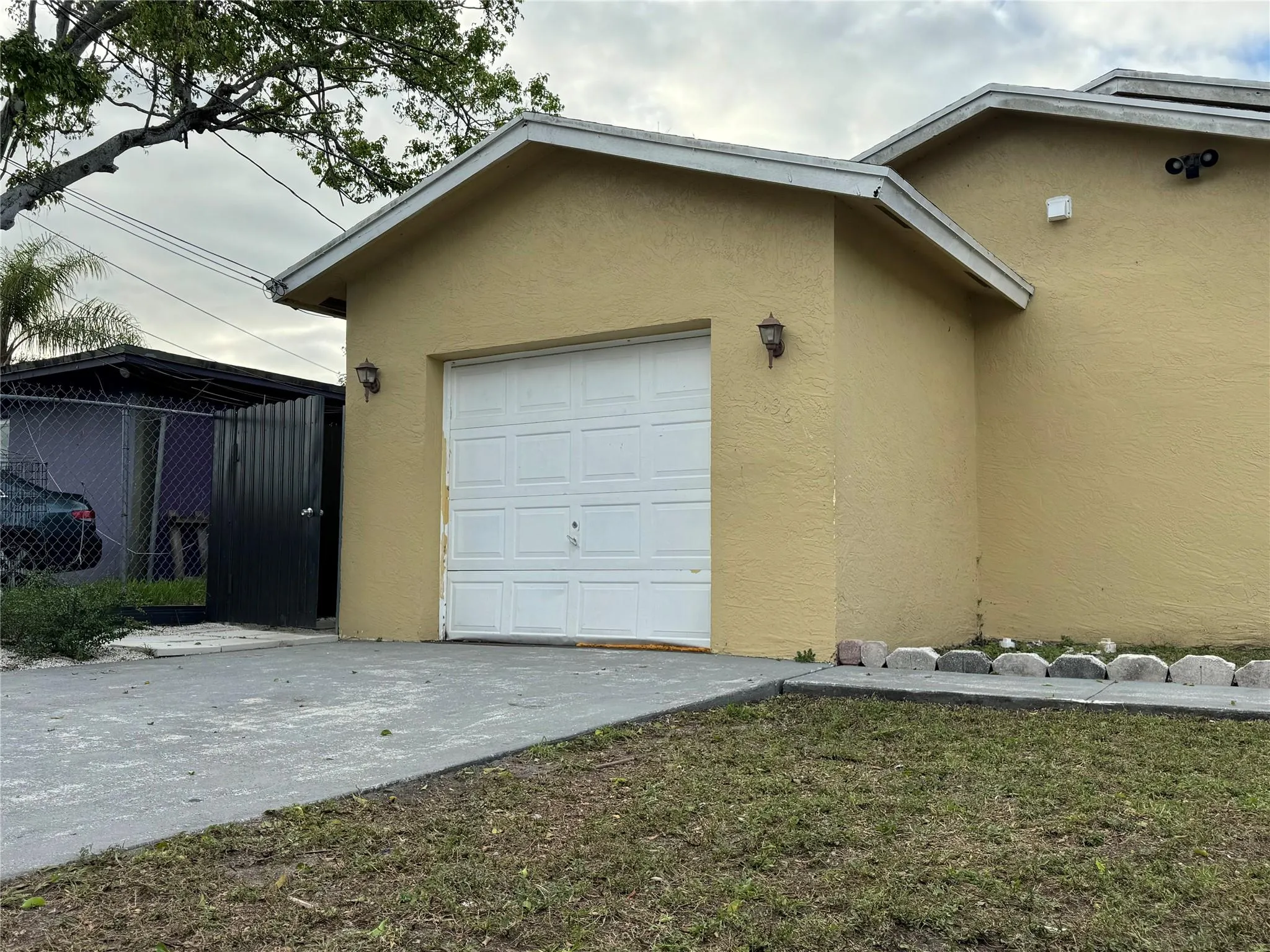 1136 NW 5th Ct