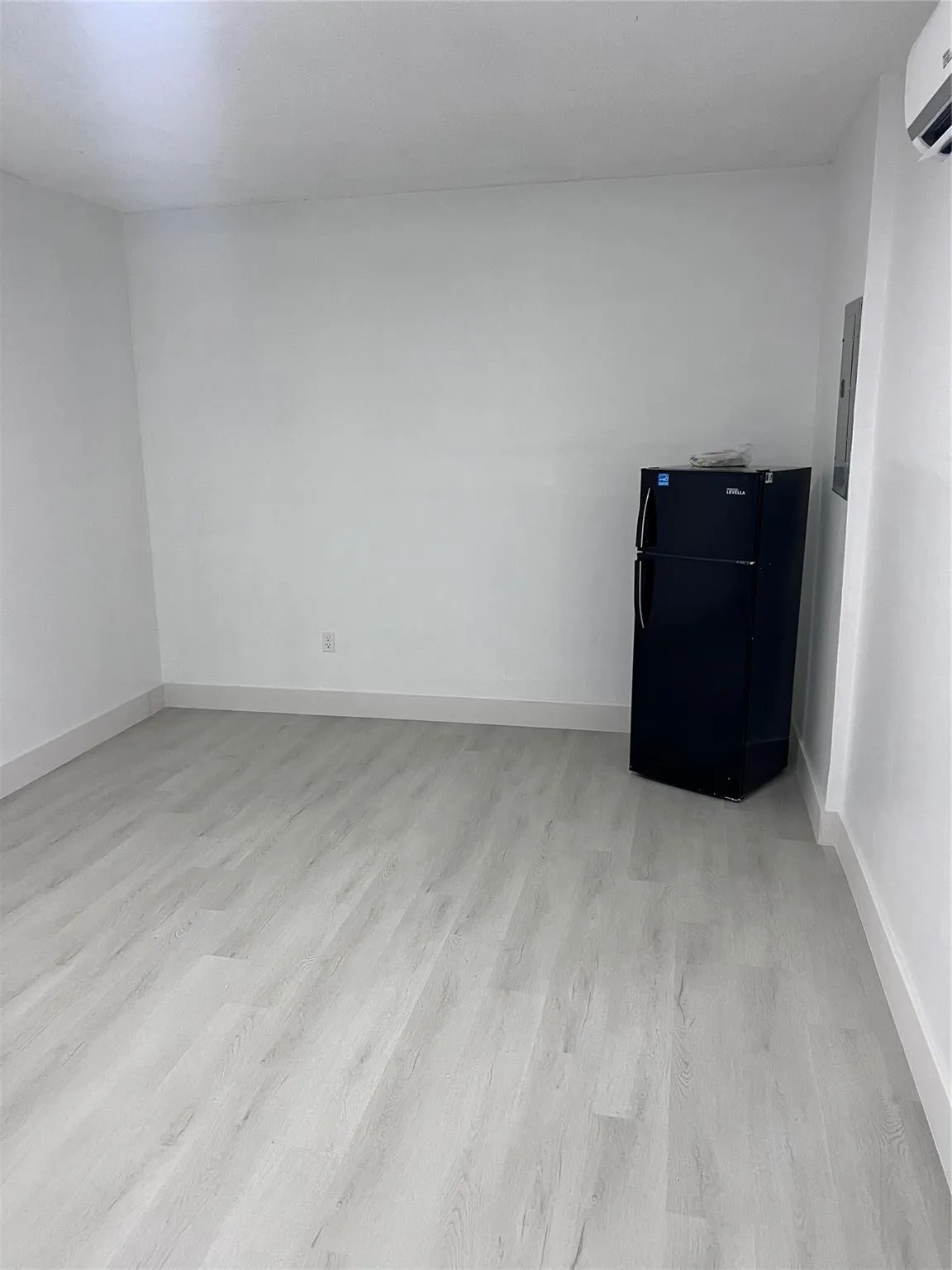 1136 NW 5th Ct