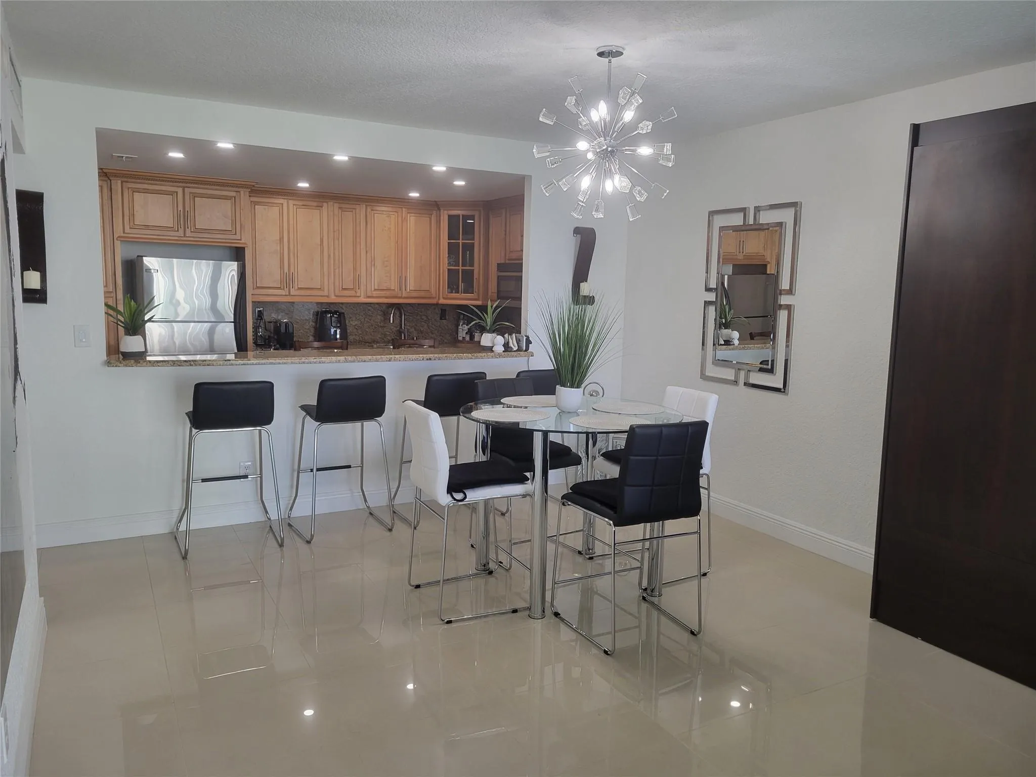 19370 Collins Ave, #809