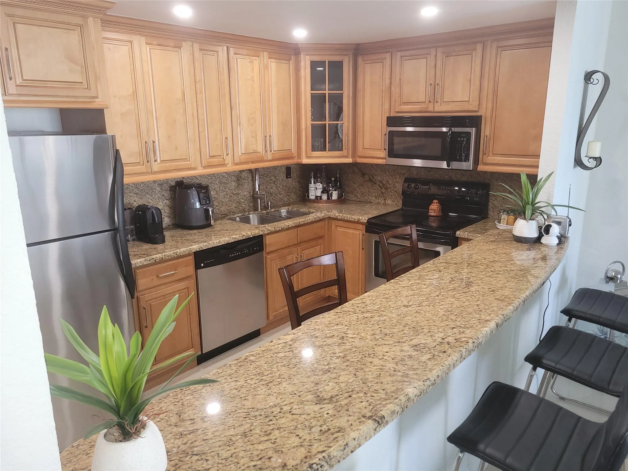 19370 Collins Ave, #809