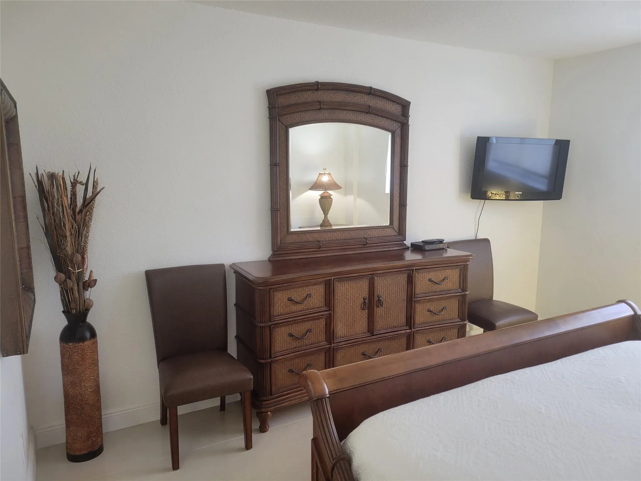 19370 Collins Ave, #809