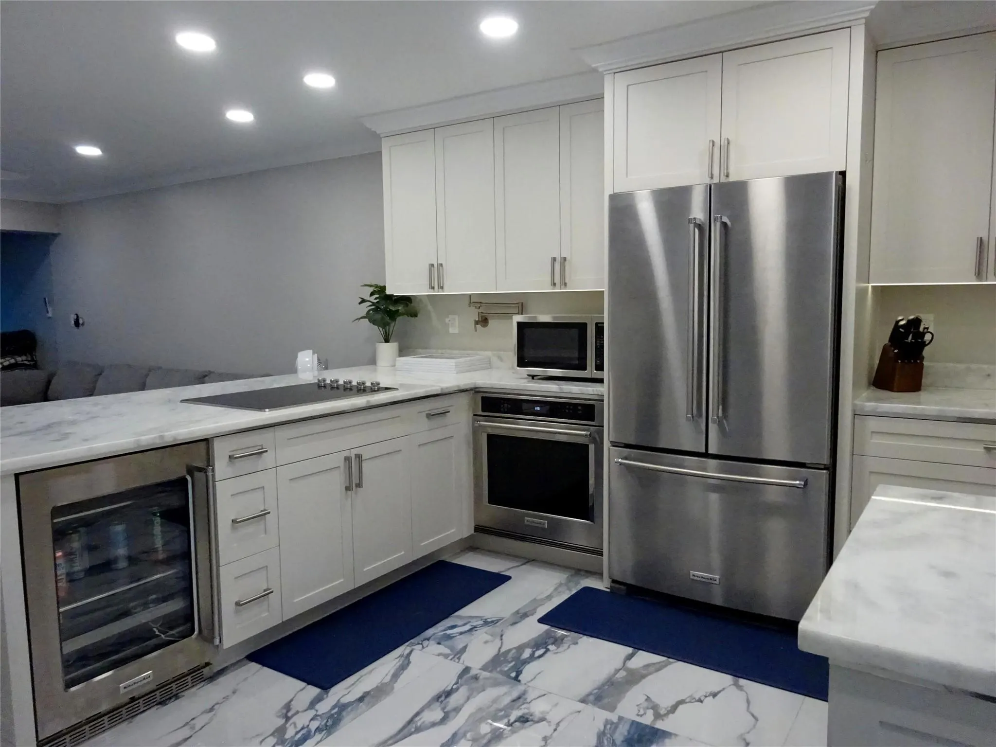 8 Briny Ave, #105