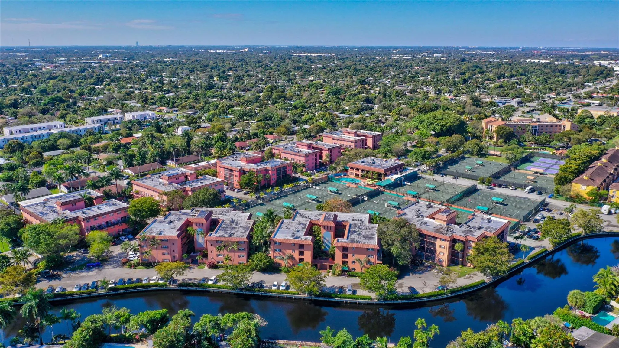 620 Tennis Club Dr, #103