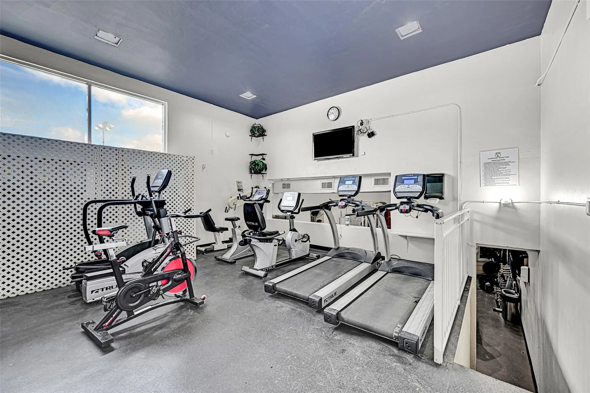 620 Tennis Club Dr, #103