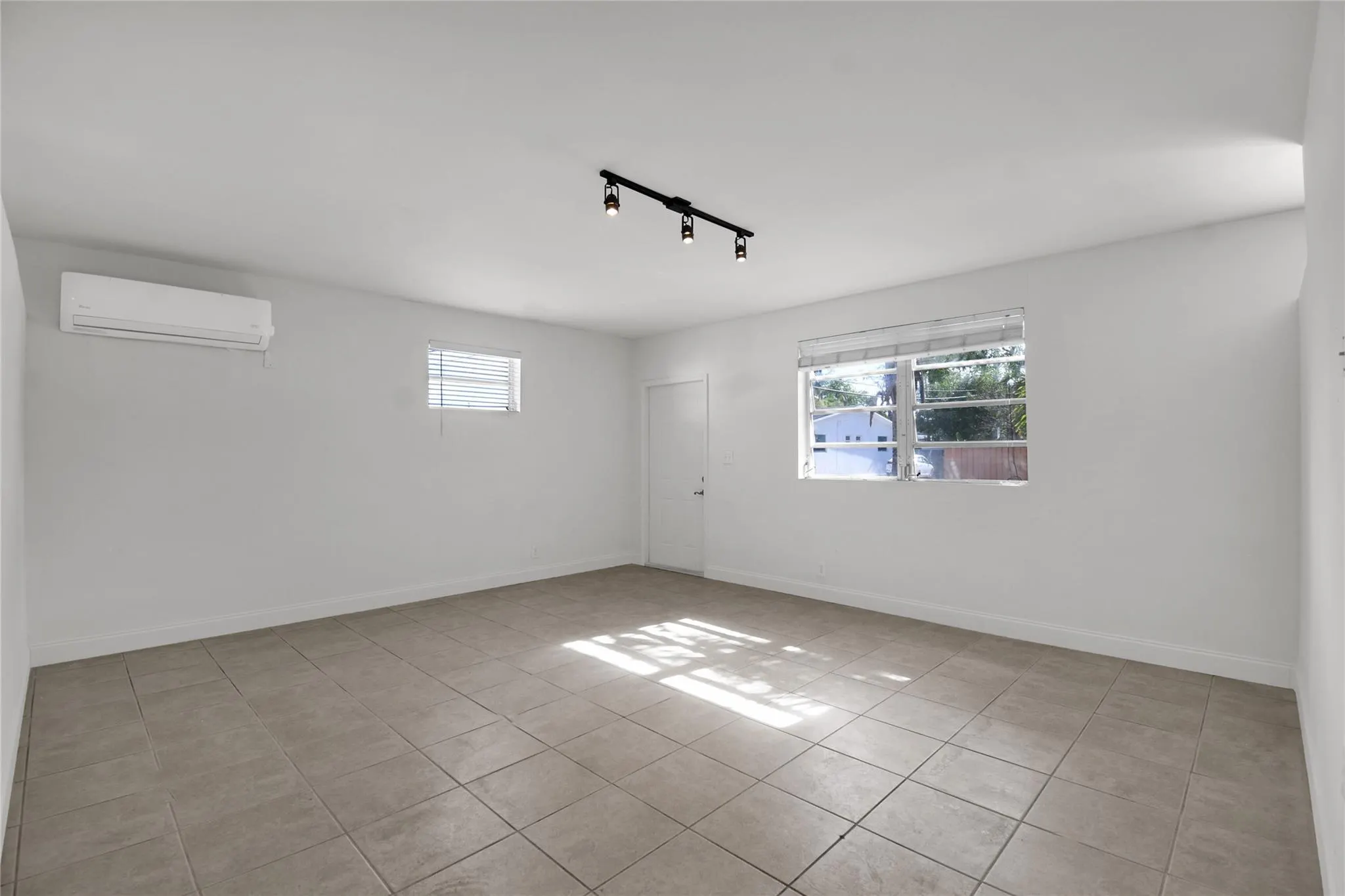 1116 S 17th Ave