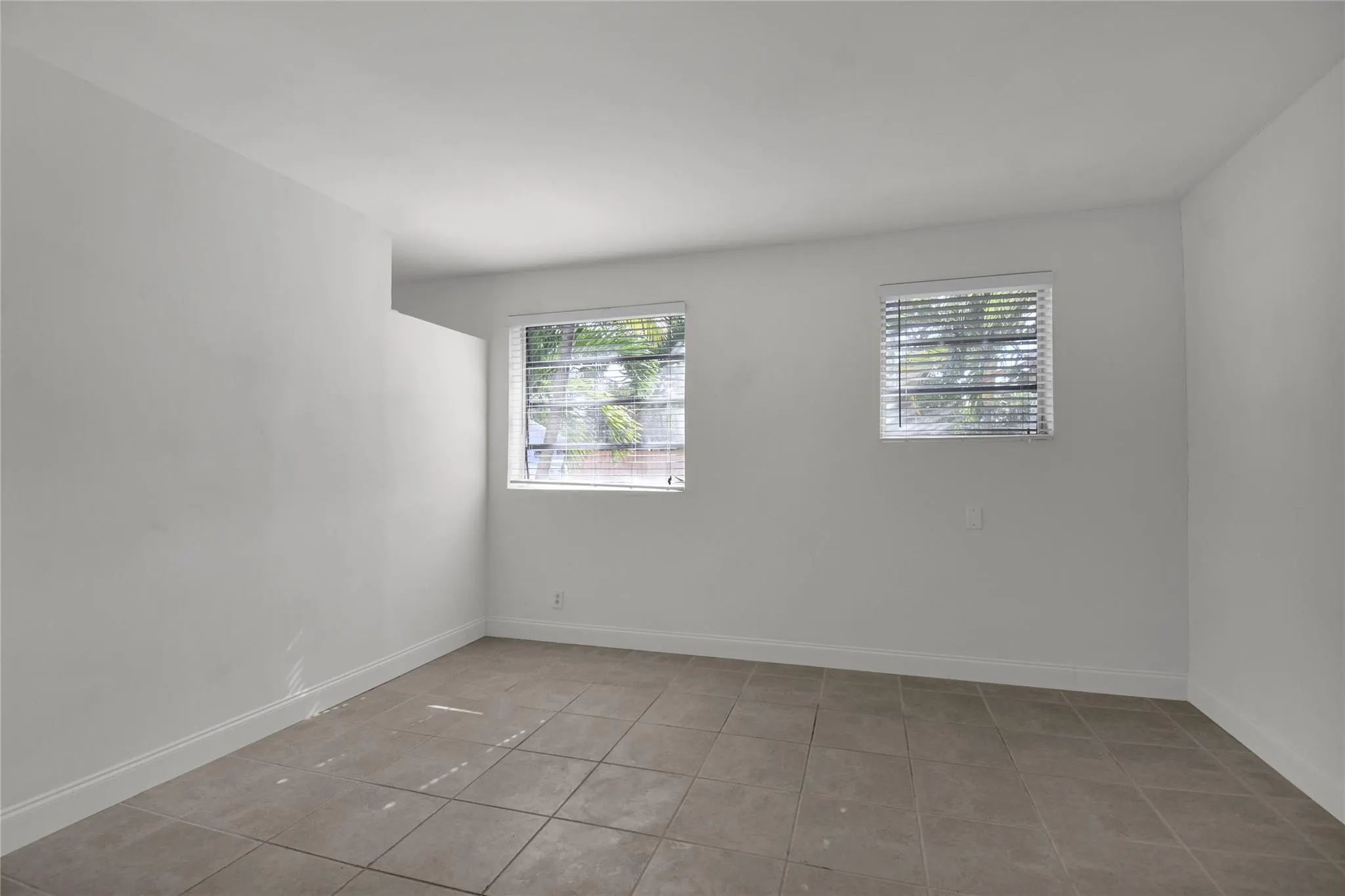 1116 S 17th Ave