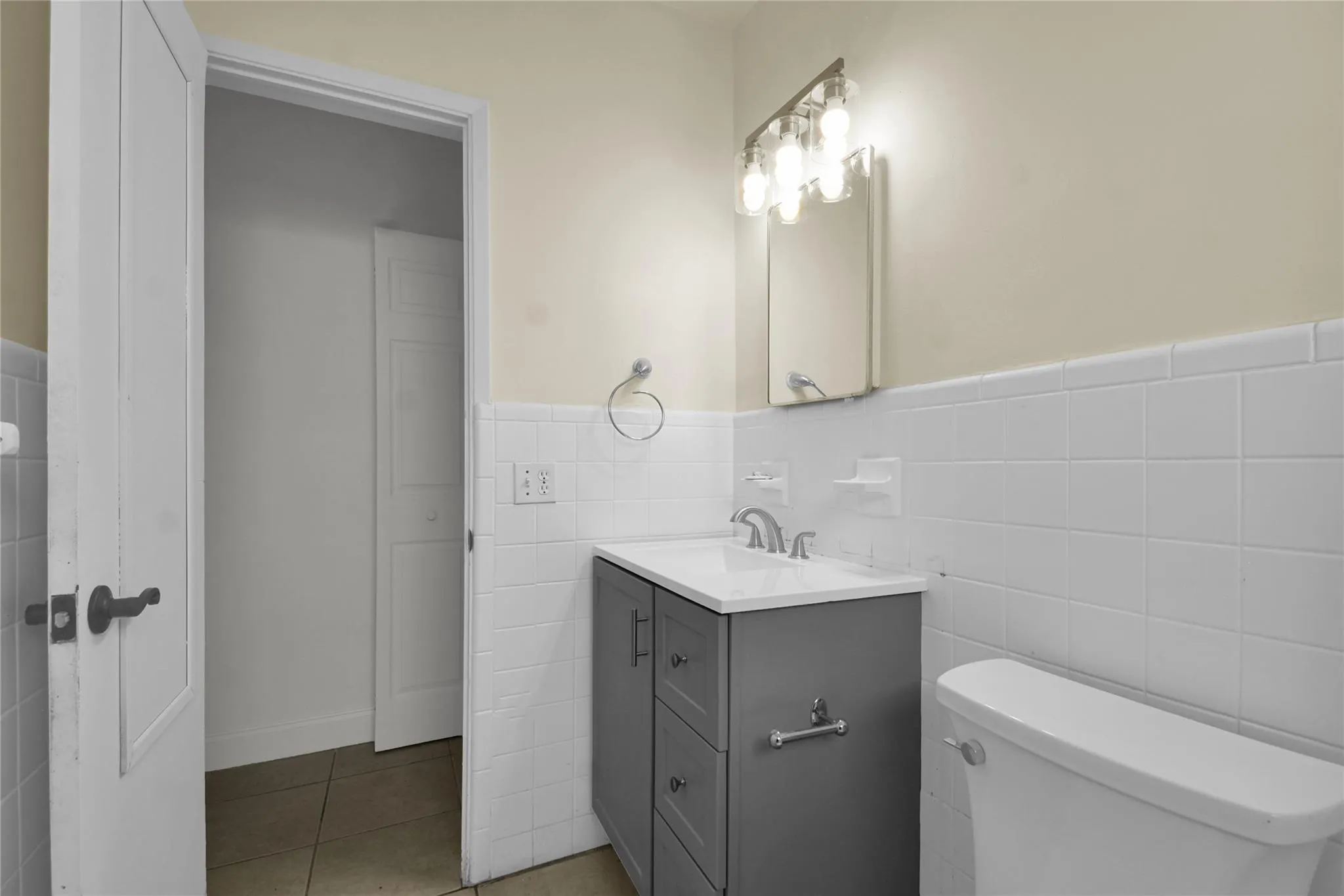 1116 S 17th Ave