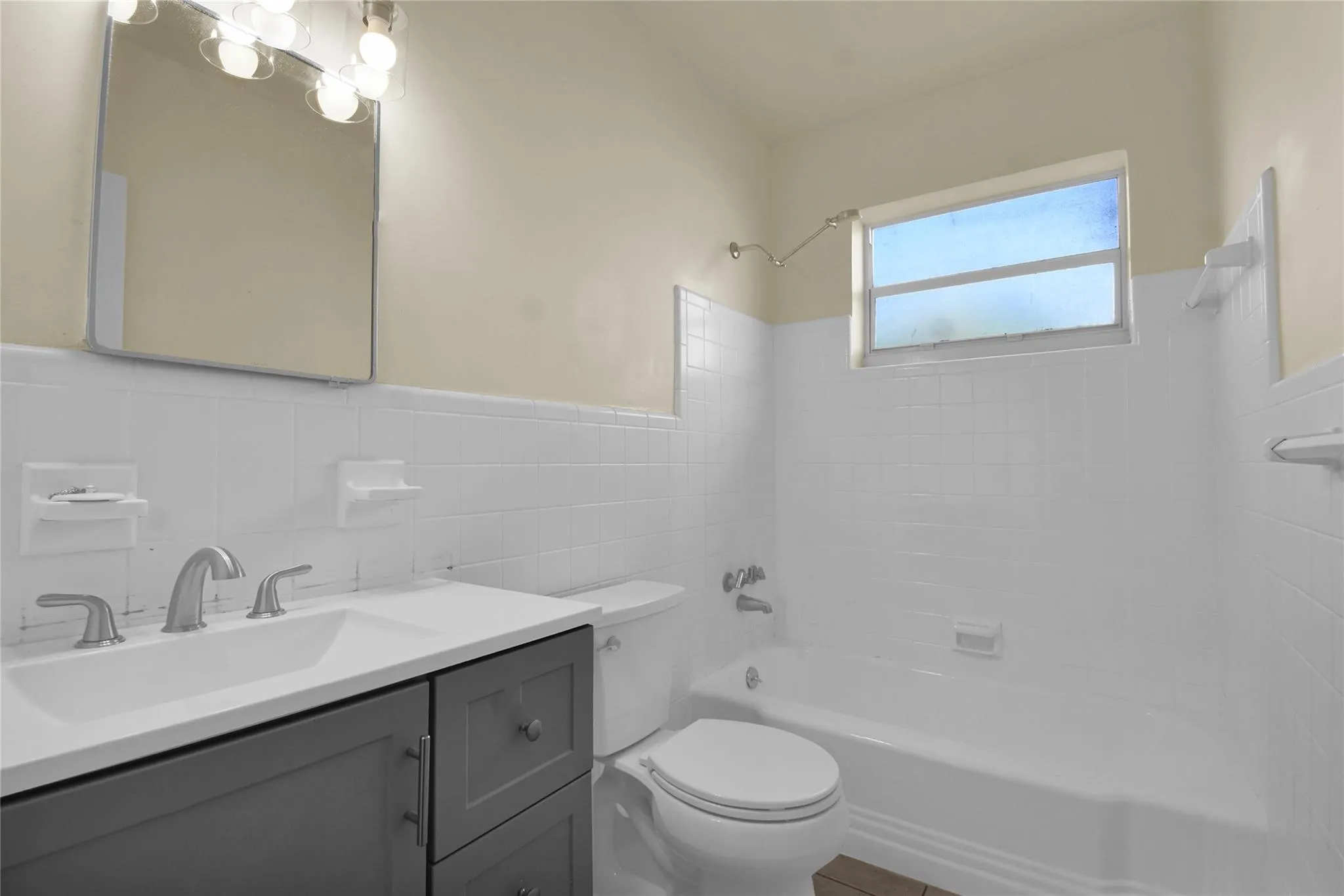 1116 S 17th Ave